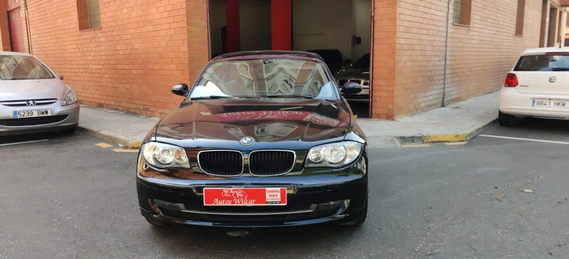 BMW 116 116iA Noir - 1