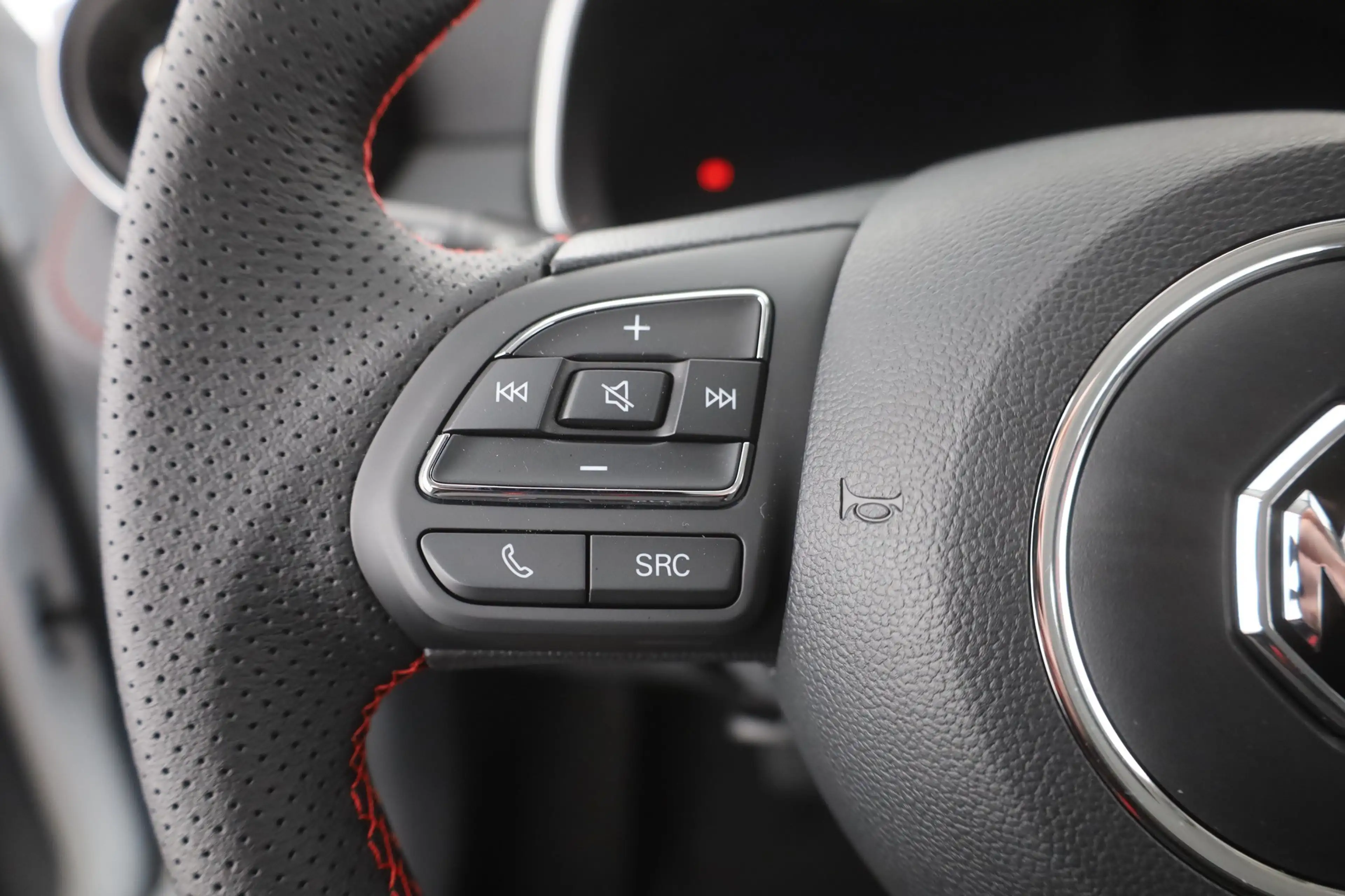 MG ZS 1.5 VTi Luxury — photo 15