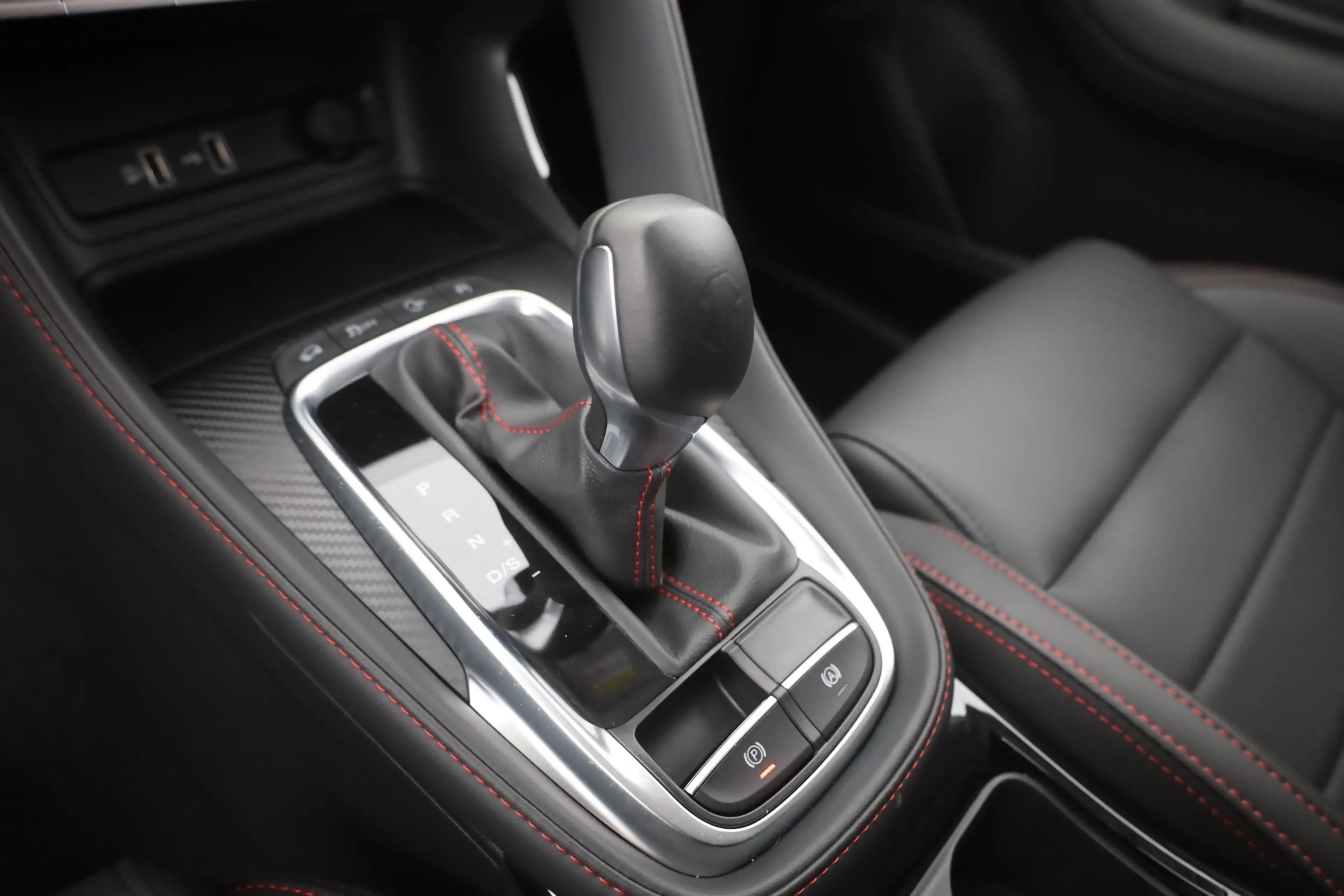MG ZS 1.5 VTi Luxury — photo 13