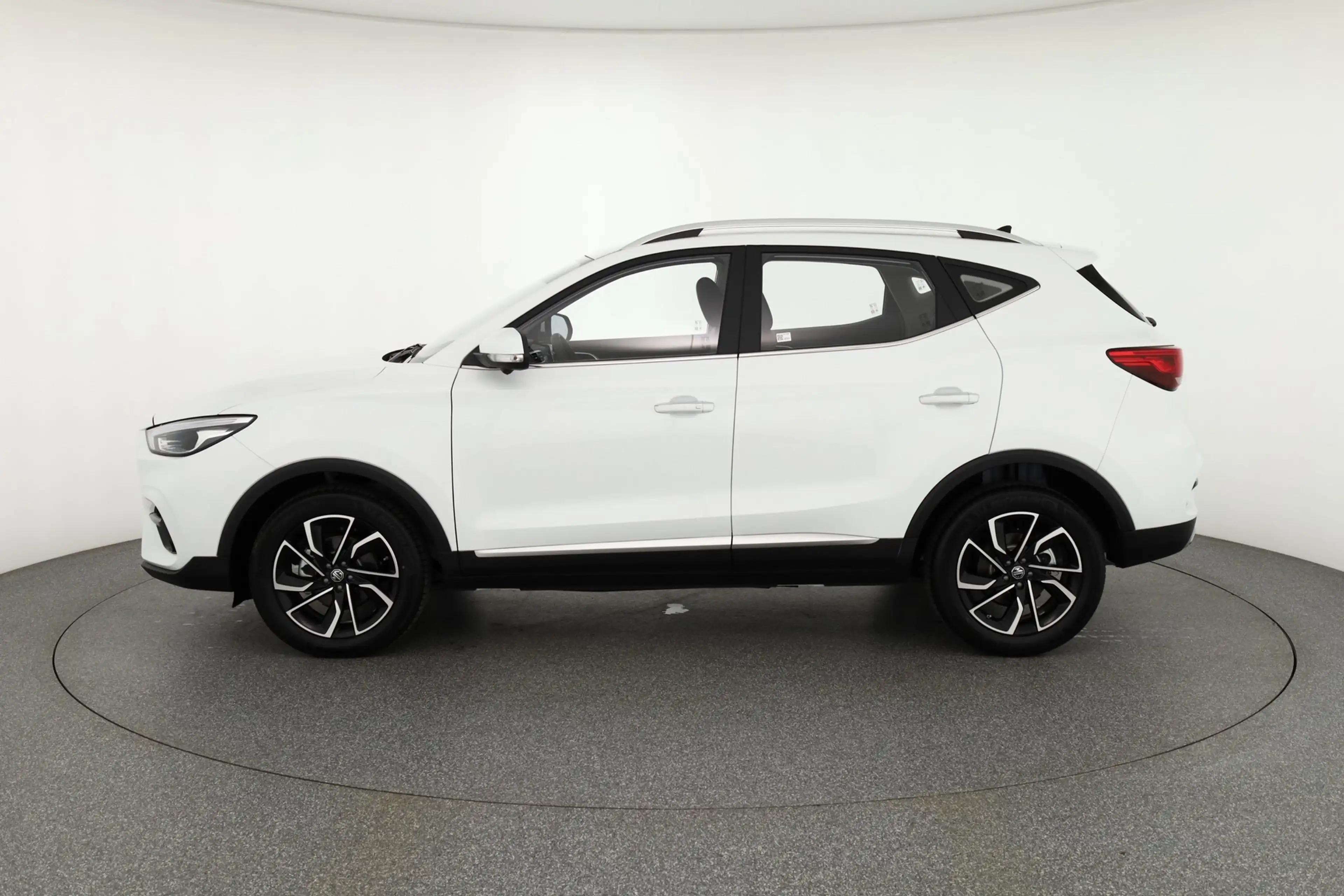 MG ZS 1.5 VTi Luxury — photo 2