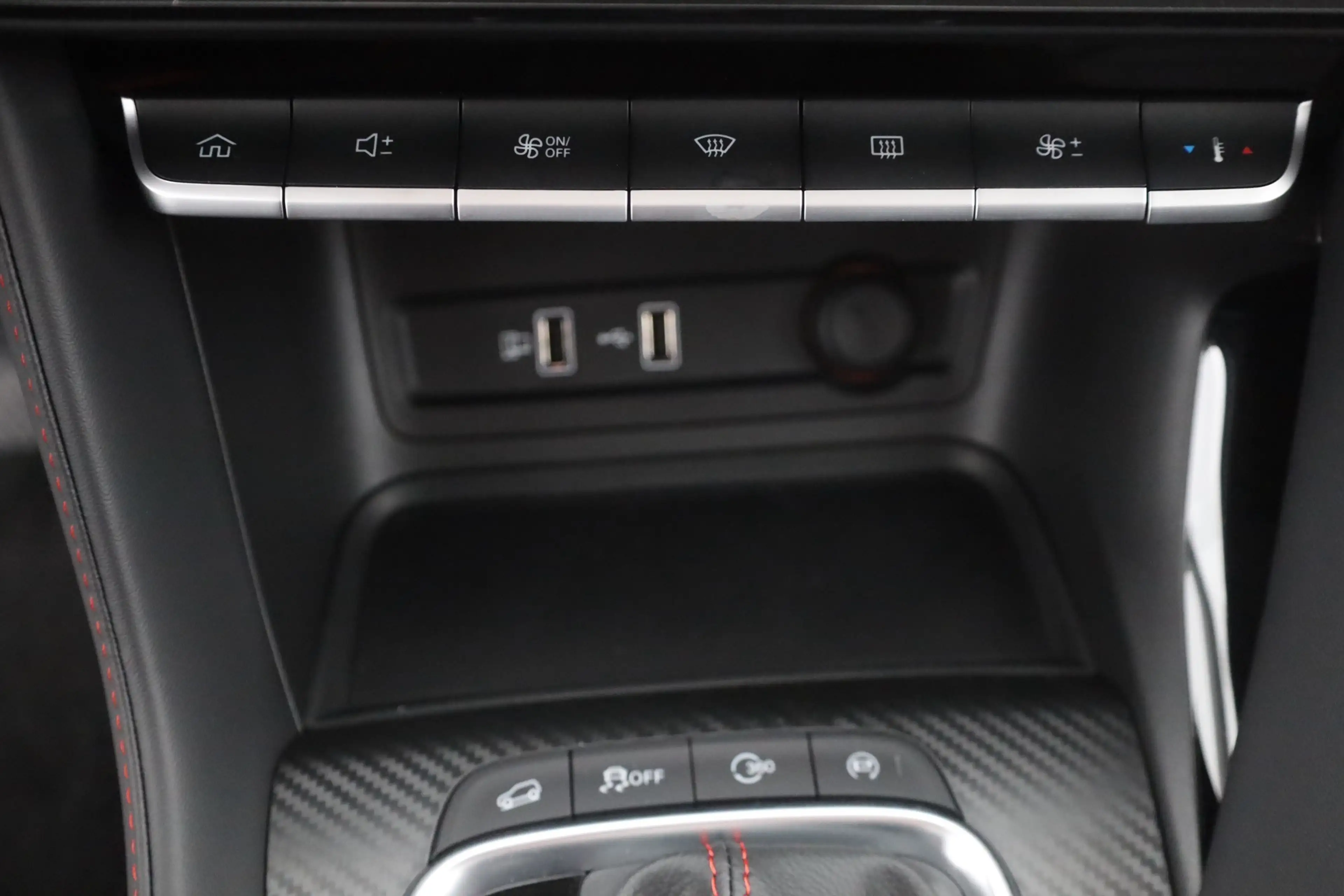 MG ZS 1.5 VTi Luxury — photo 12