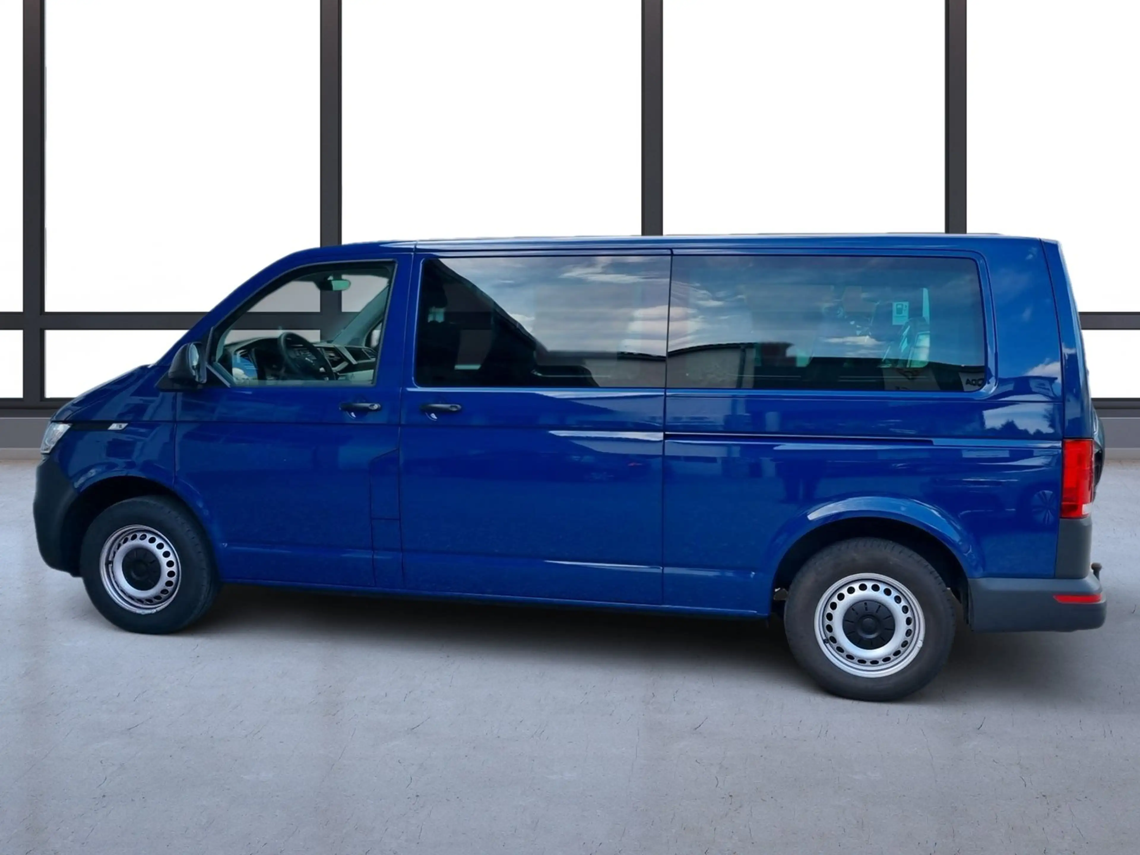 Volkswagen T6.1 Transporter Kombi LR TDI 4MOTION — photo 6