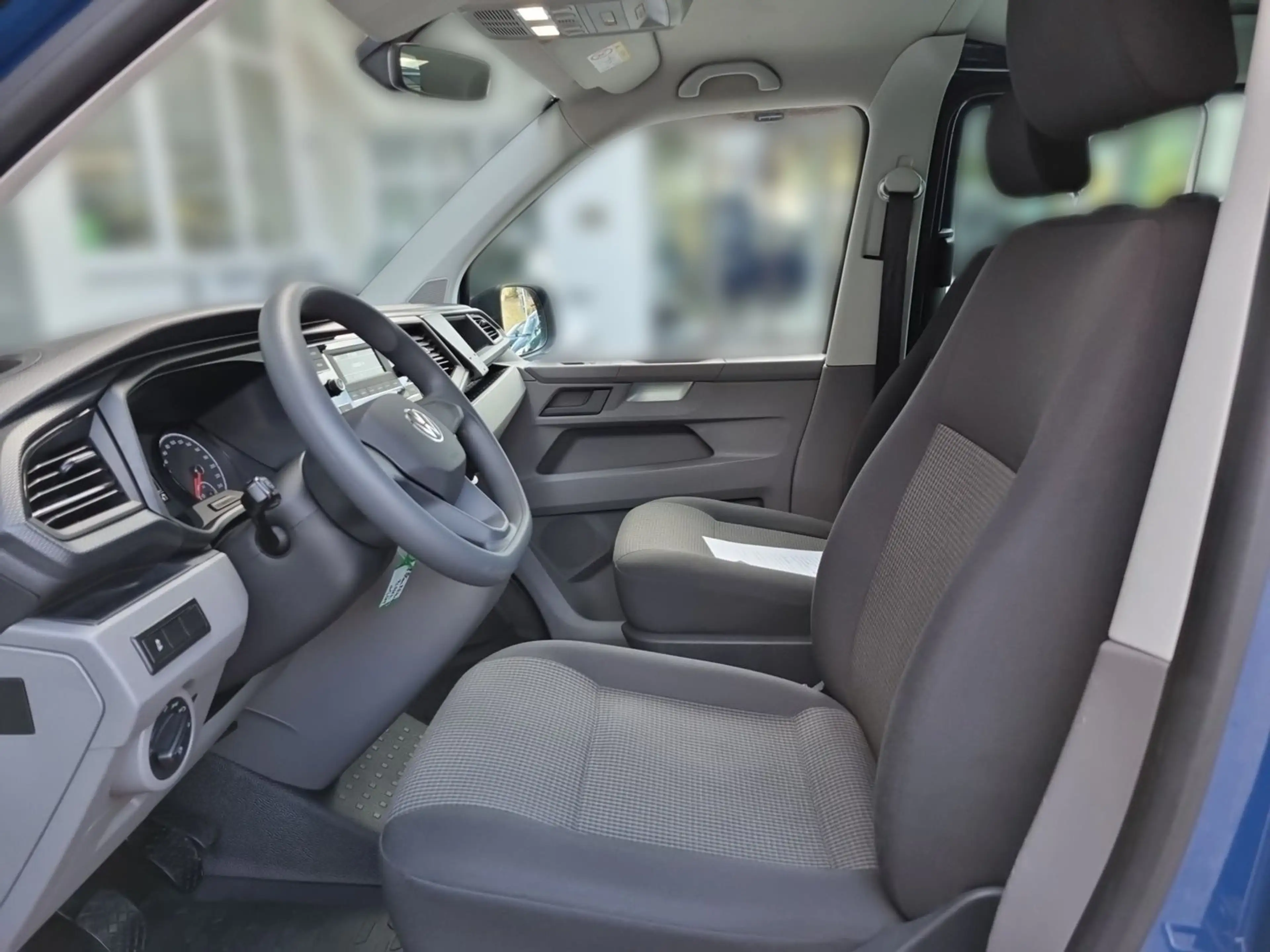 Volkswagen T6.1 Transporter Kombi LR TDI 4MOTION — photo 11