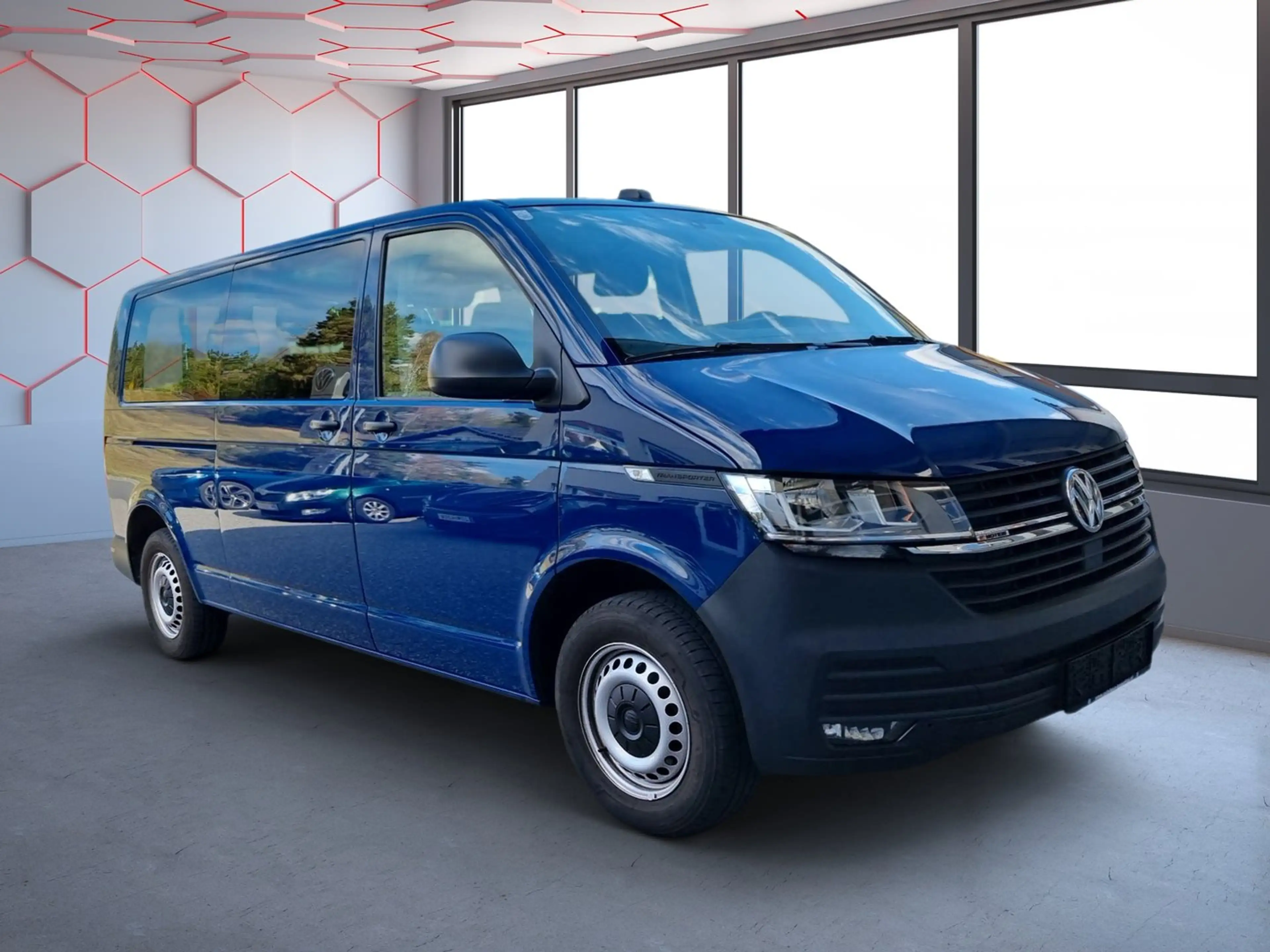 Volkswagen T6.1 Transporter Kombi LR TDI 4MOTION — photo 2