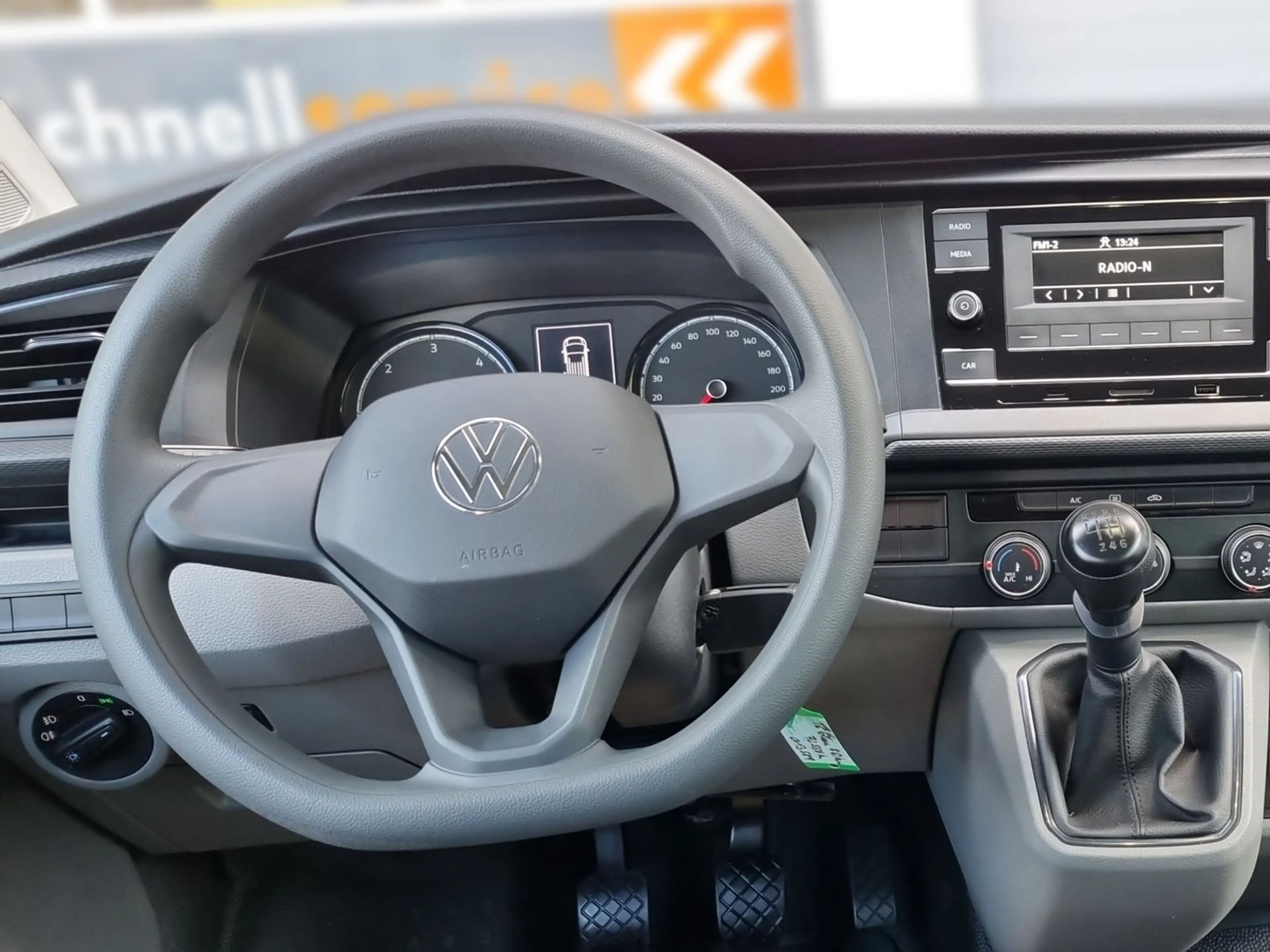 Volkswagen T6.1 Transporter Kombi LR TDI 4MOTION — photo 13
