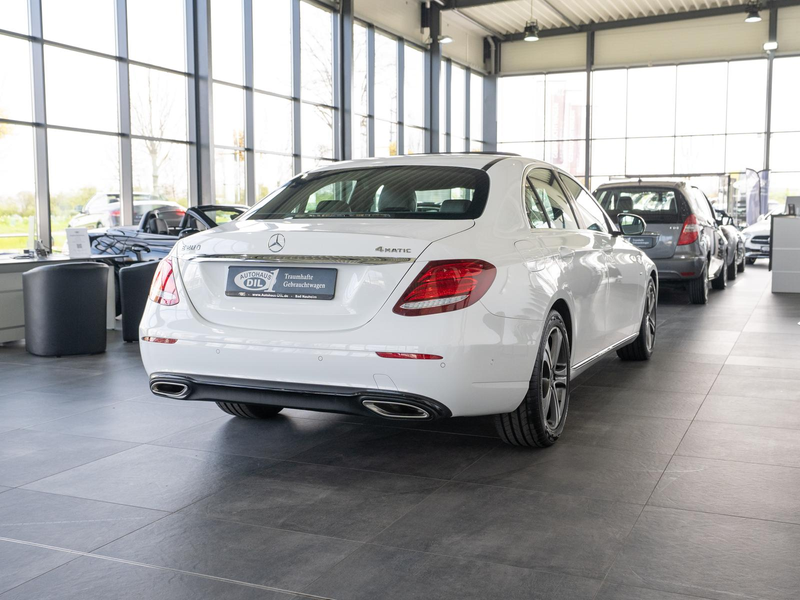 Mercedes-Benz E 200 4Matic 9G-TRONIC *RFK*AMBIENTE*SCHIEBEDACH — photo 6