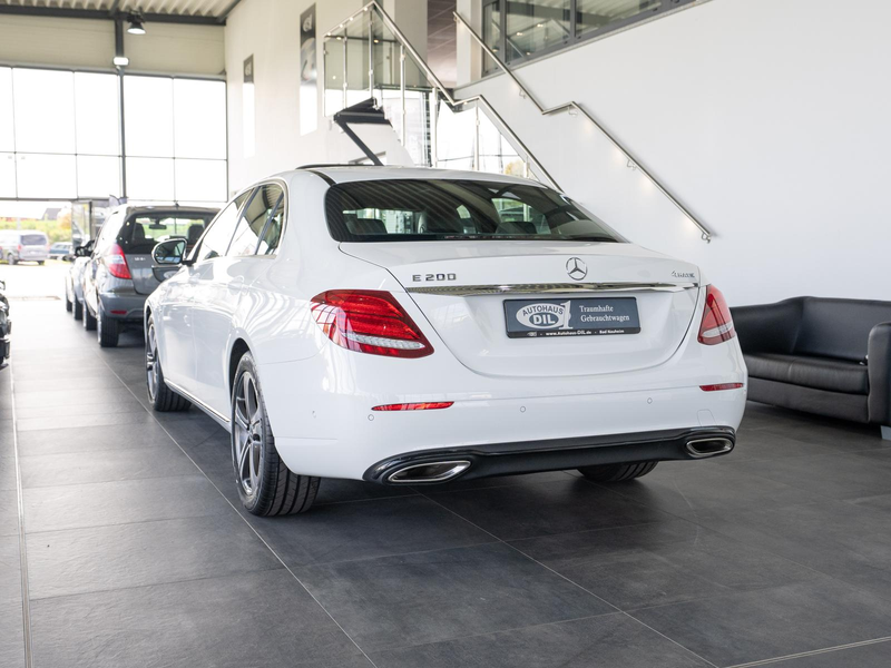 Mercedes-Benz E 200 4Matic 9G-TRONIC *RFK*AMBIENTE*SCHIEBEDACH — photo 5