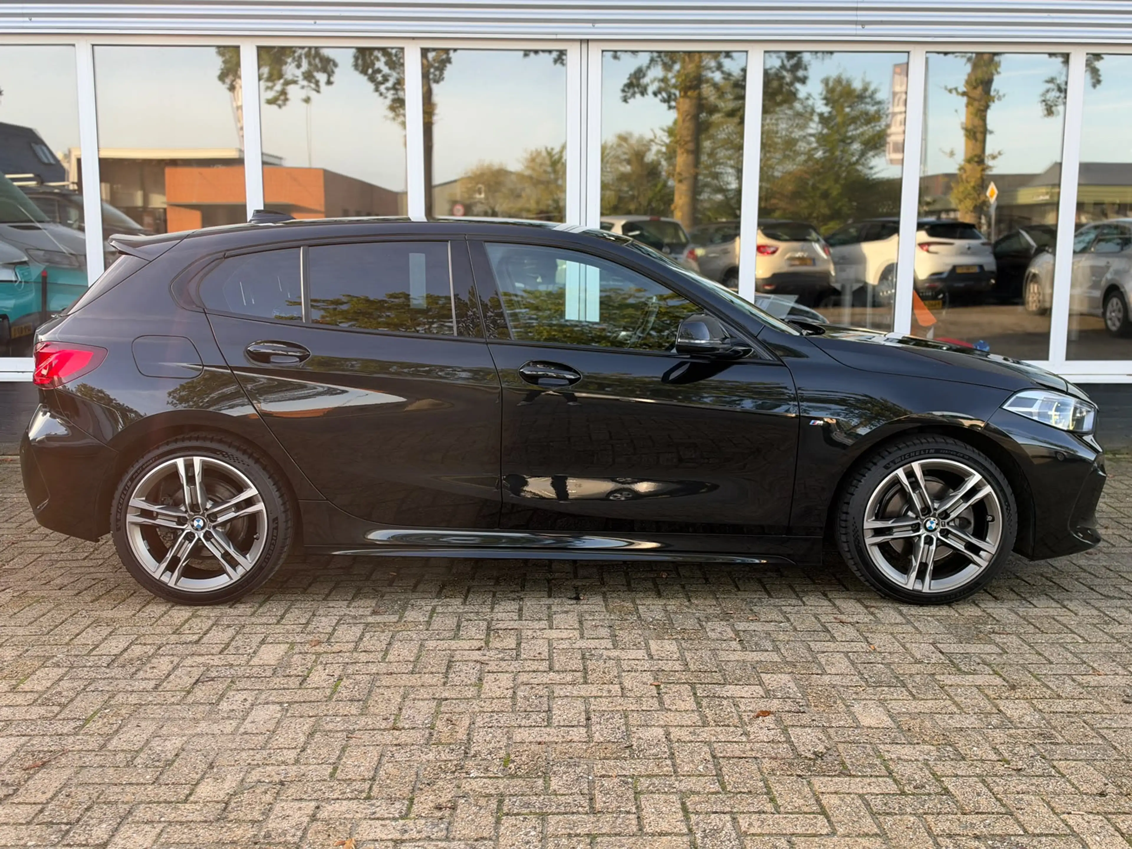 BMW 118 1-serie 118i Executive Edition | M Pakket | Sfeerv — photo 9