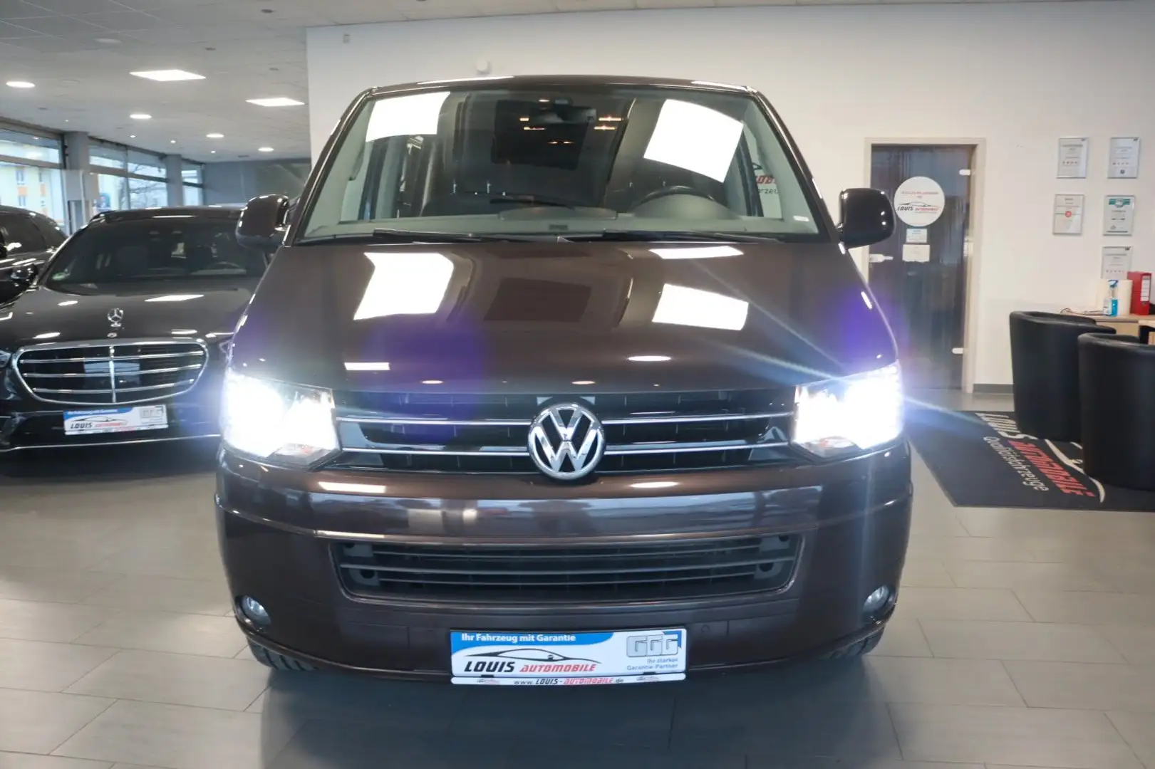 Volkswagen T5 Transporter T5 Multivan Comfortline lang 4Motion 7-STZR./AHK Brun - 2