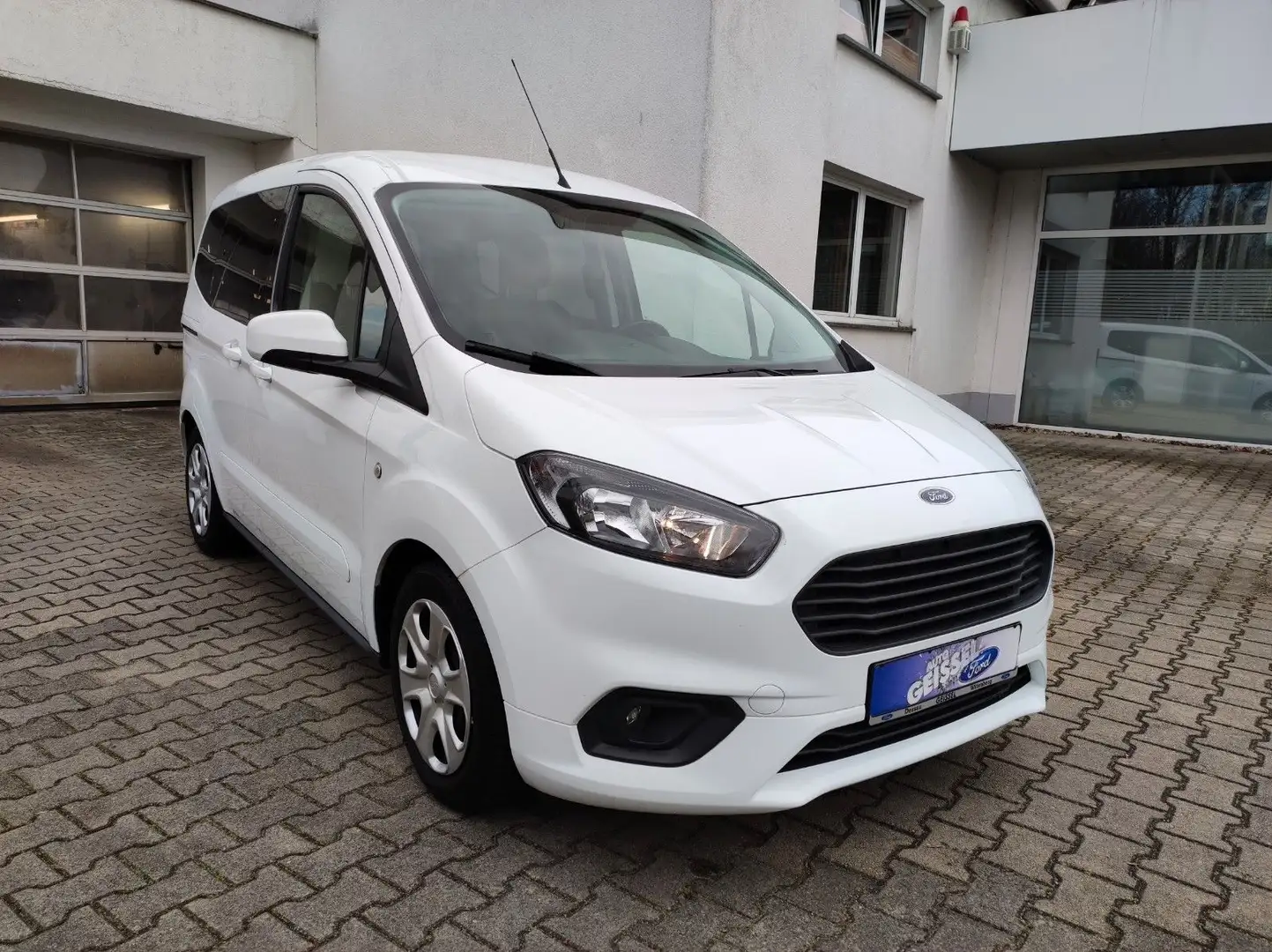 Ford Tourneo Courier Trend,Navi.PDC.Klima. Weiß - 2
