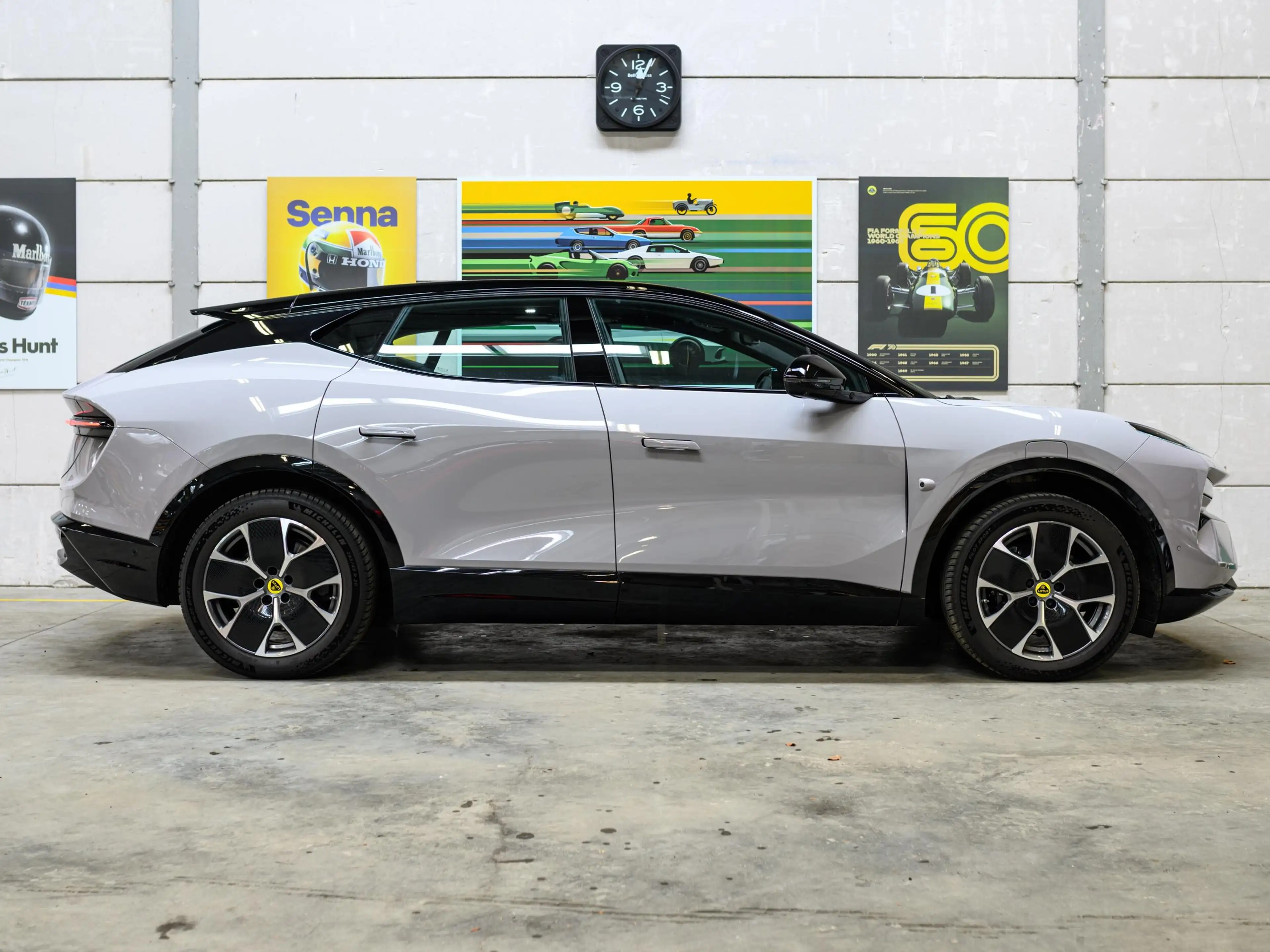 Lotus Eletre Eletre Base Nieuw uit stock 600 km WLTP — photo 3