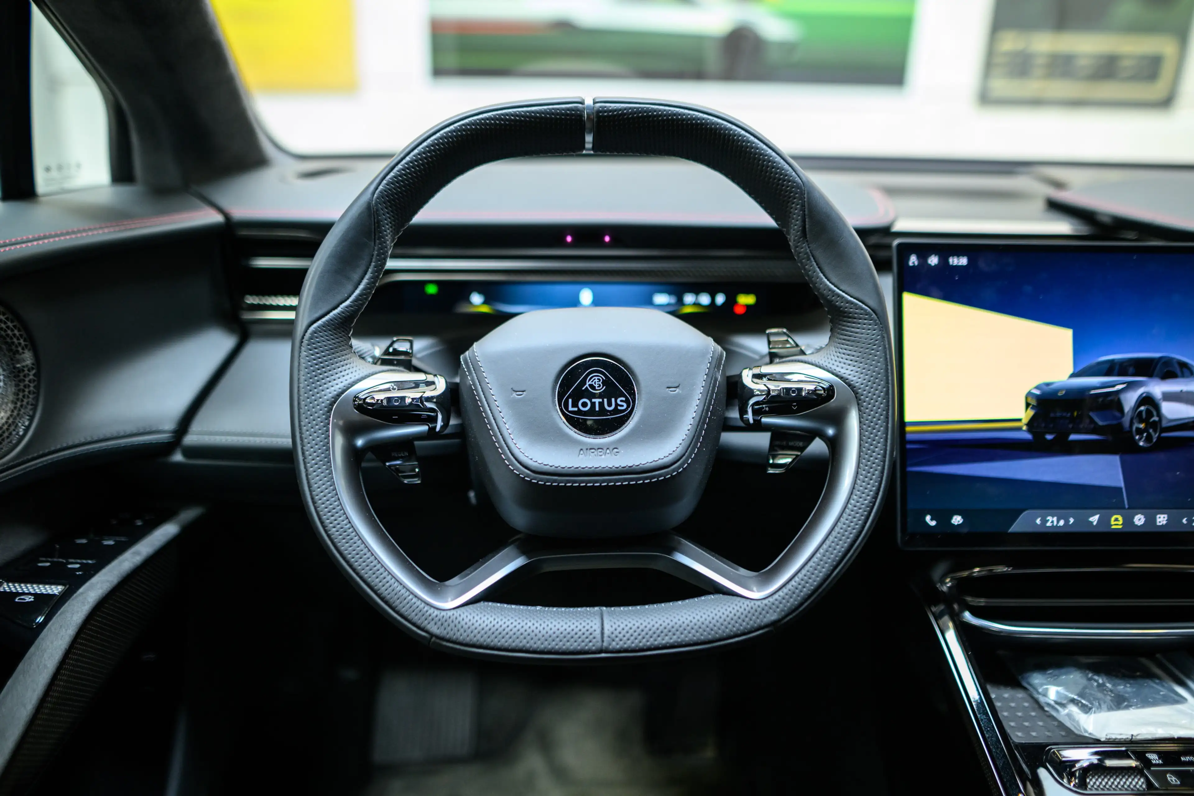 Lotus Eletre Eletre Base Nieuw uit stock 600 km WLTP — photo 14