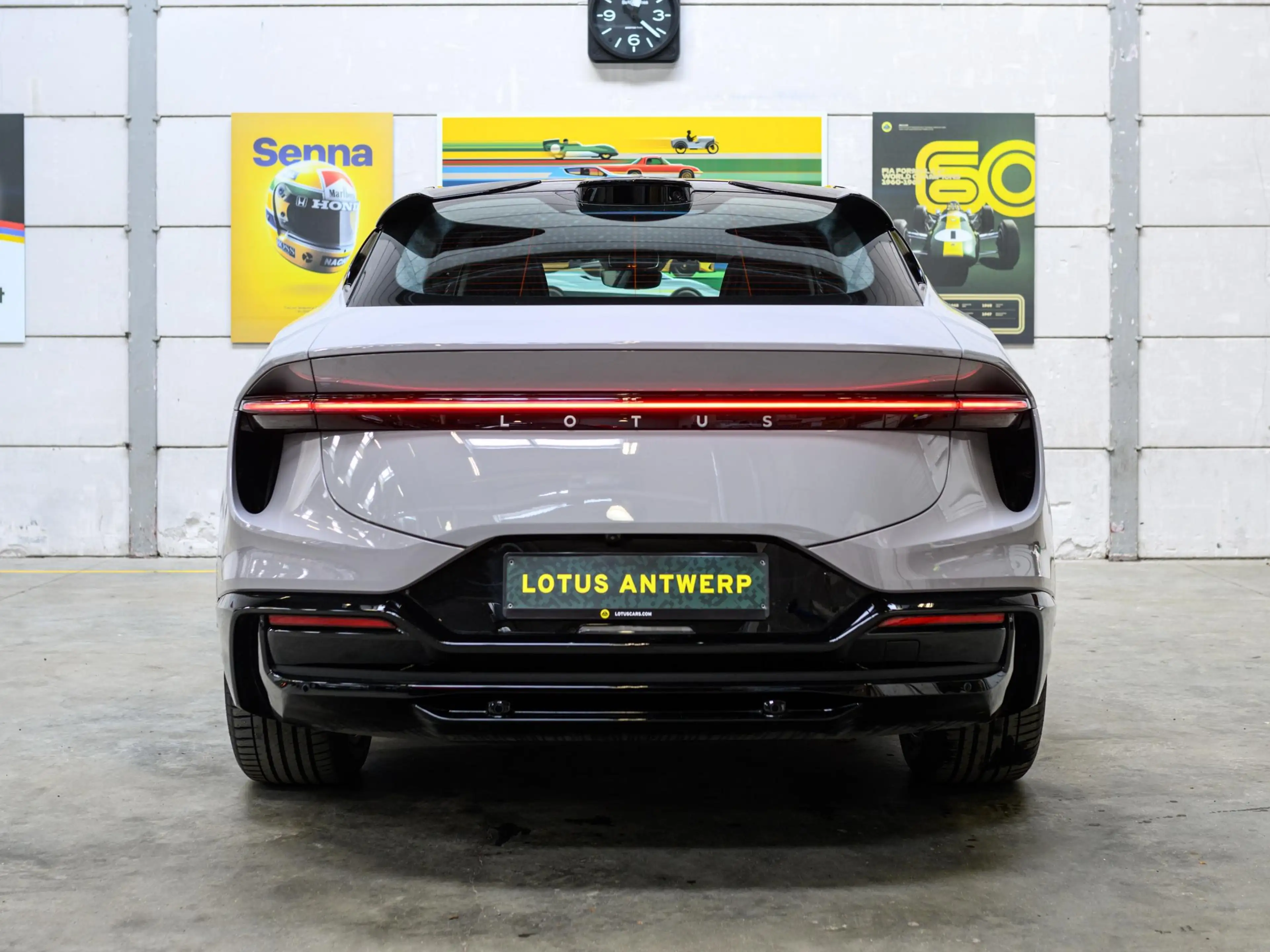 Lotus Eletre Eletre Base Nieuw uit stock 600 km WLTP — photo 4