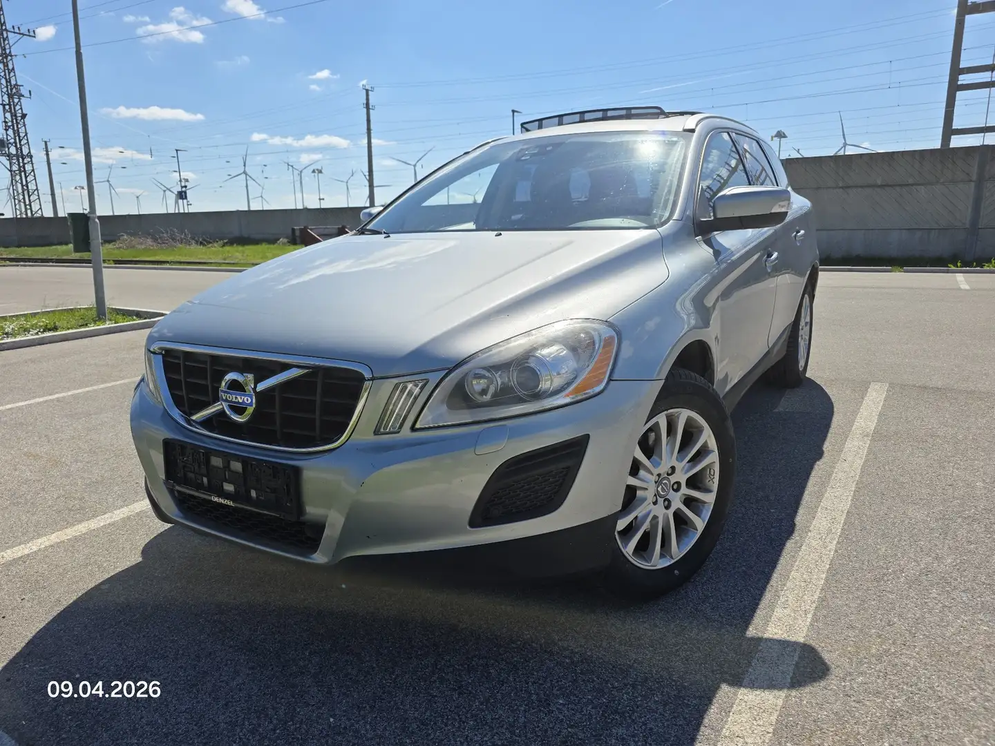 Volvo XC60 D4 AWD Geartronic 5 Zylinder Silber - 1