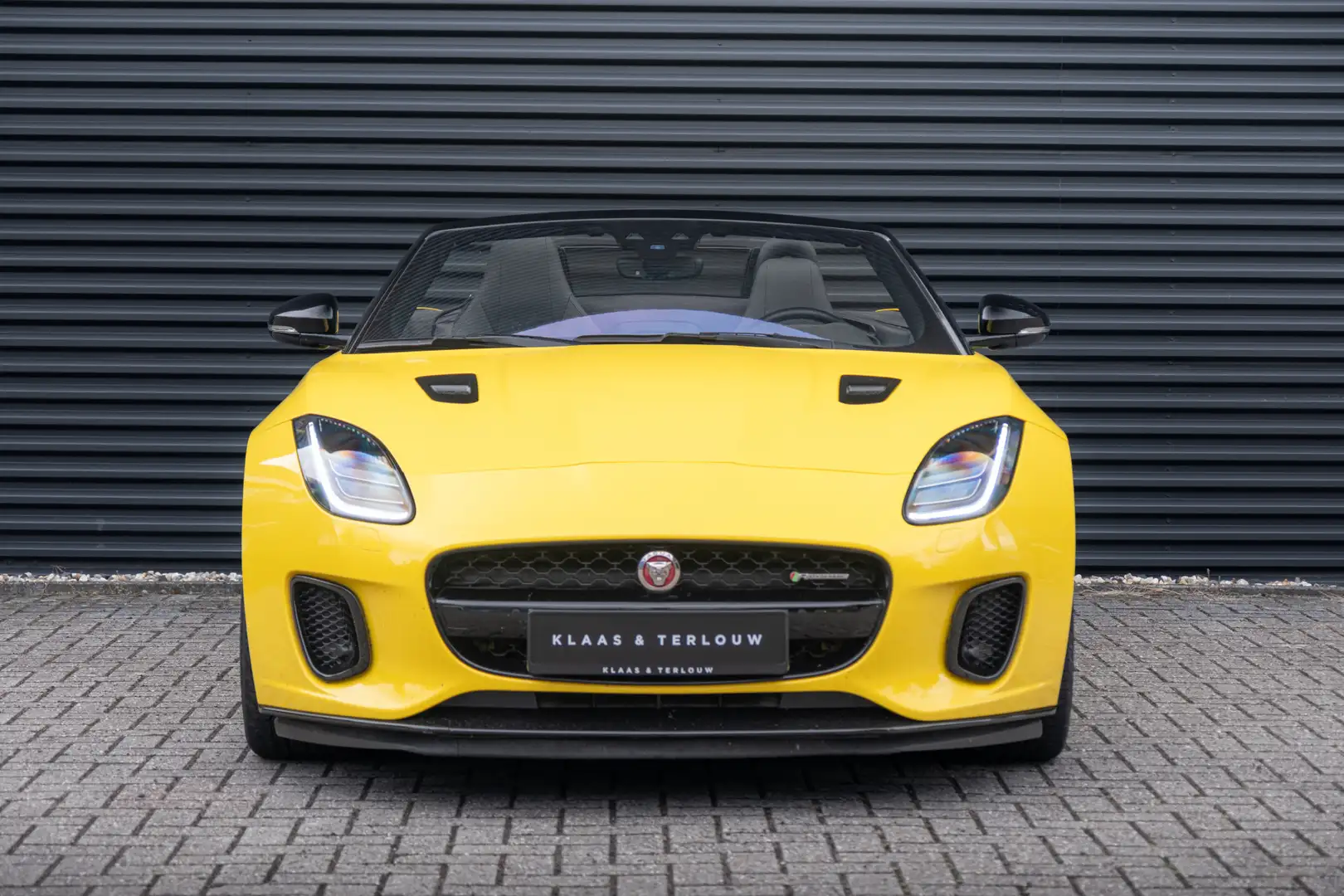 Jaguar F-Type JAGUAR P380 AWD Convertible R-Dynamic Geel - 2