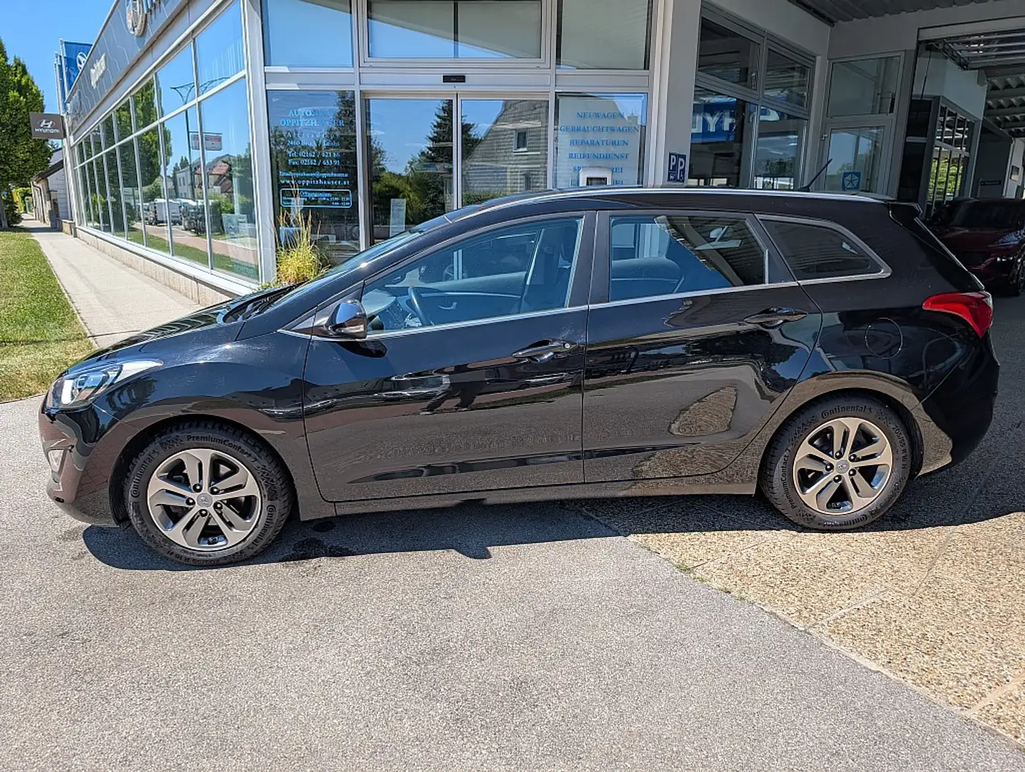 Hyundai i30 CW 1,6 CRDi Comfort Zwart - 2