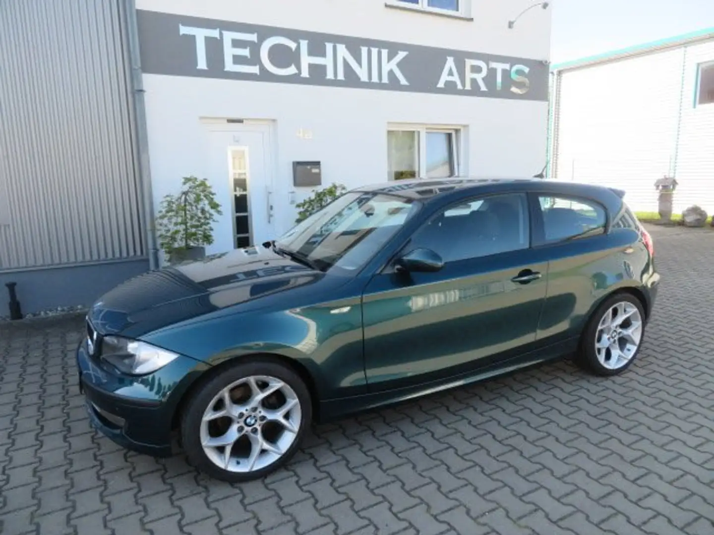 BMW 118 118i 2.Hand TÜV 05/26 Vert - 1
