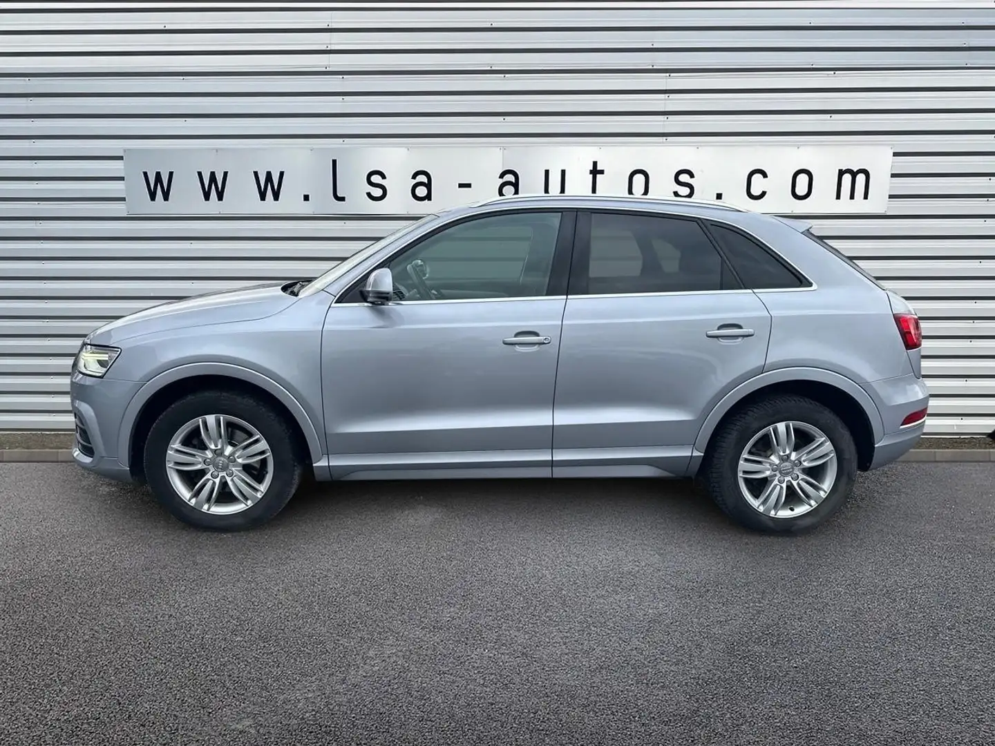 Audi Q3 2.0 TFSI 180 S-tronic Quattro Business line Gris - 2