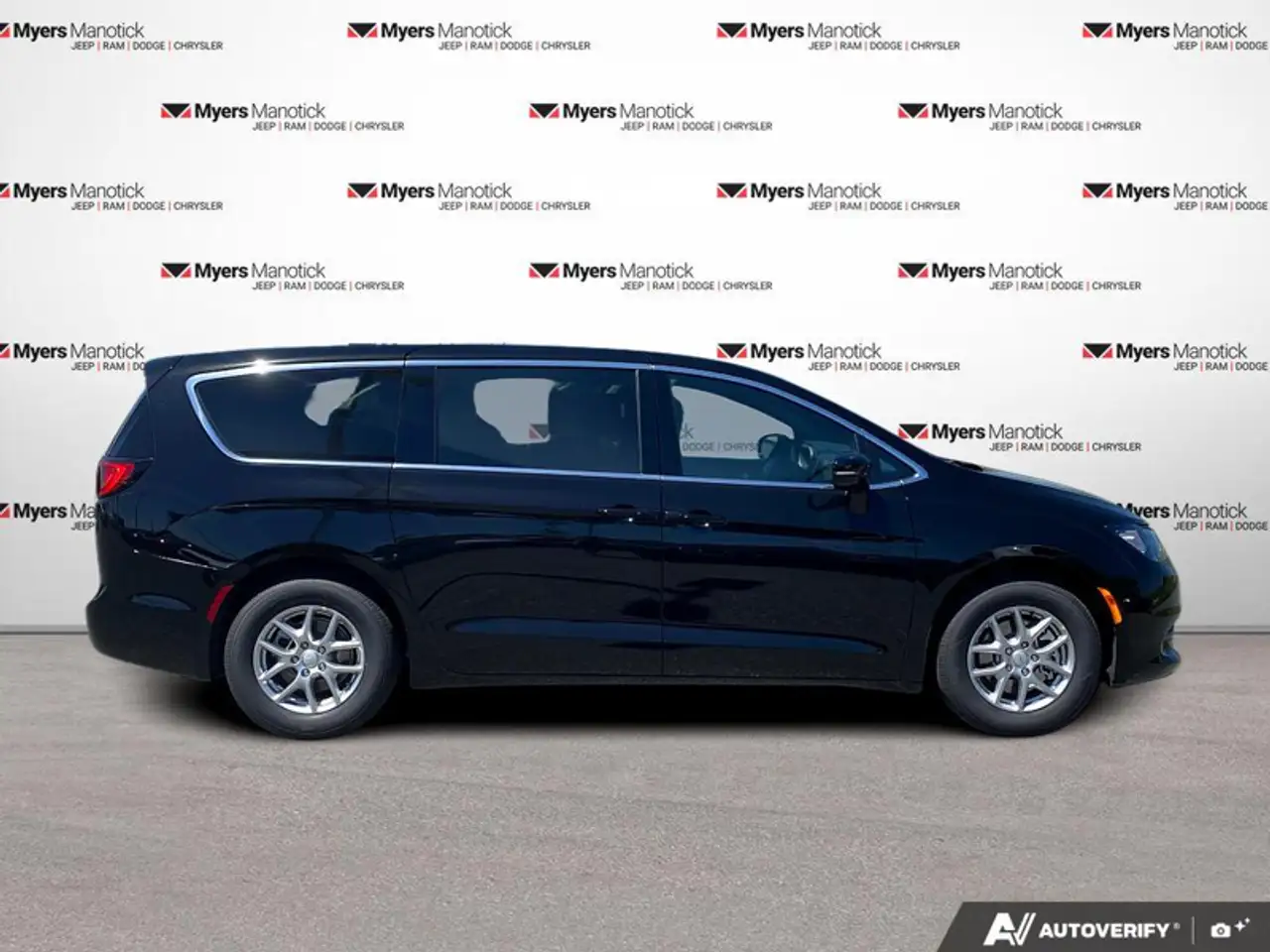 Chrysler Grand Caravan photo Chrysler Grand Caravan