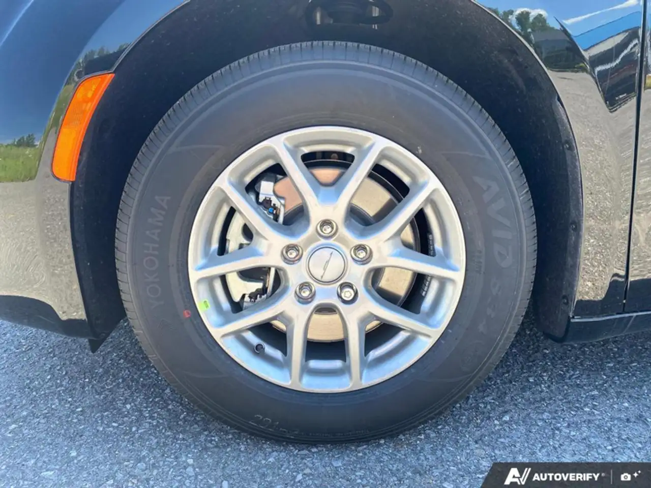 Chrysler Grand Caravan photo Chrysler Grand Caravan