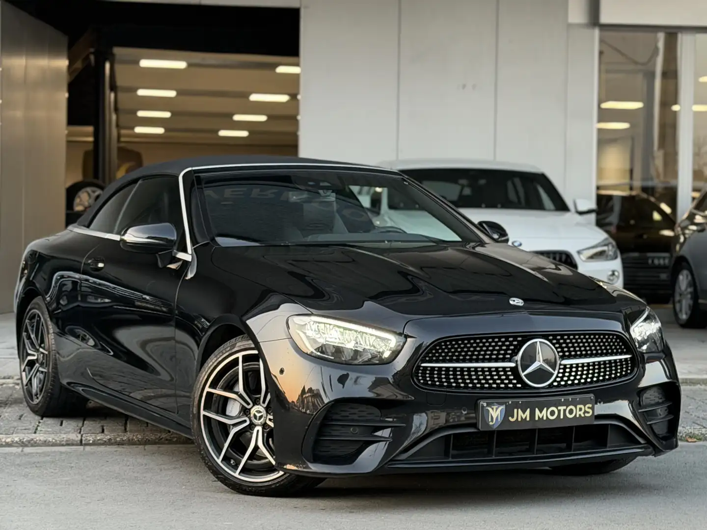 Mercedes-Benz E 220 d Cabrio AMG Pack / LED / CarPass Schwarz - 2