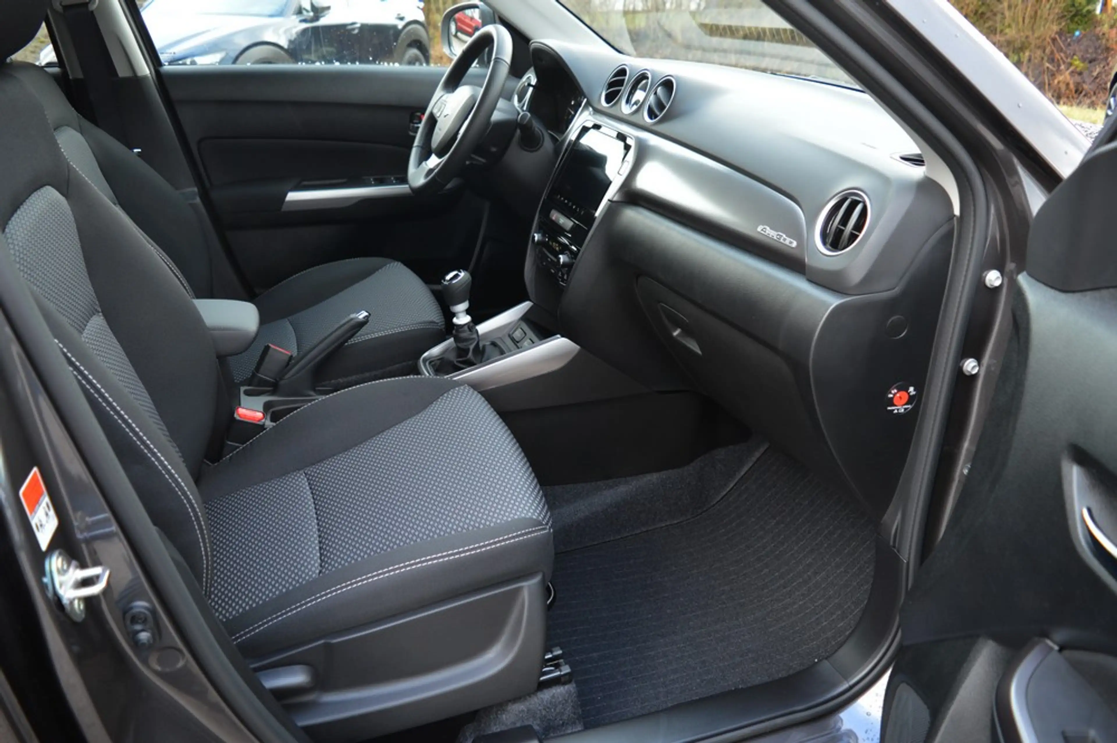 Suzuki Vitara 1.4 Hybrid Allgrip Comfort *ACC+LED+CAM* — photo 12