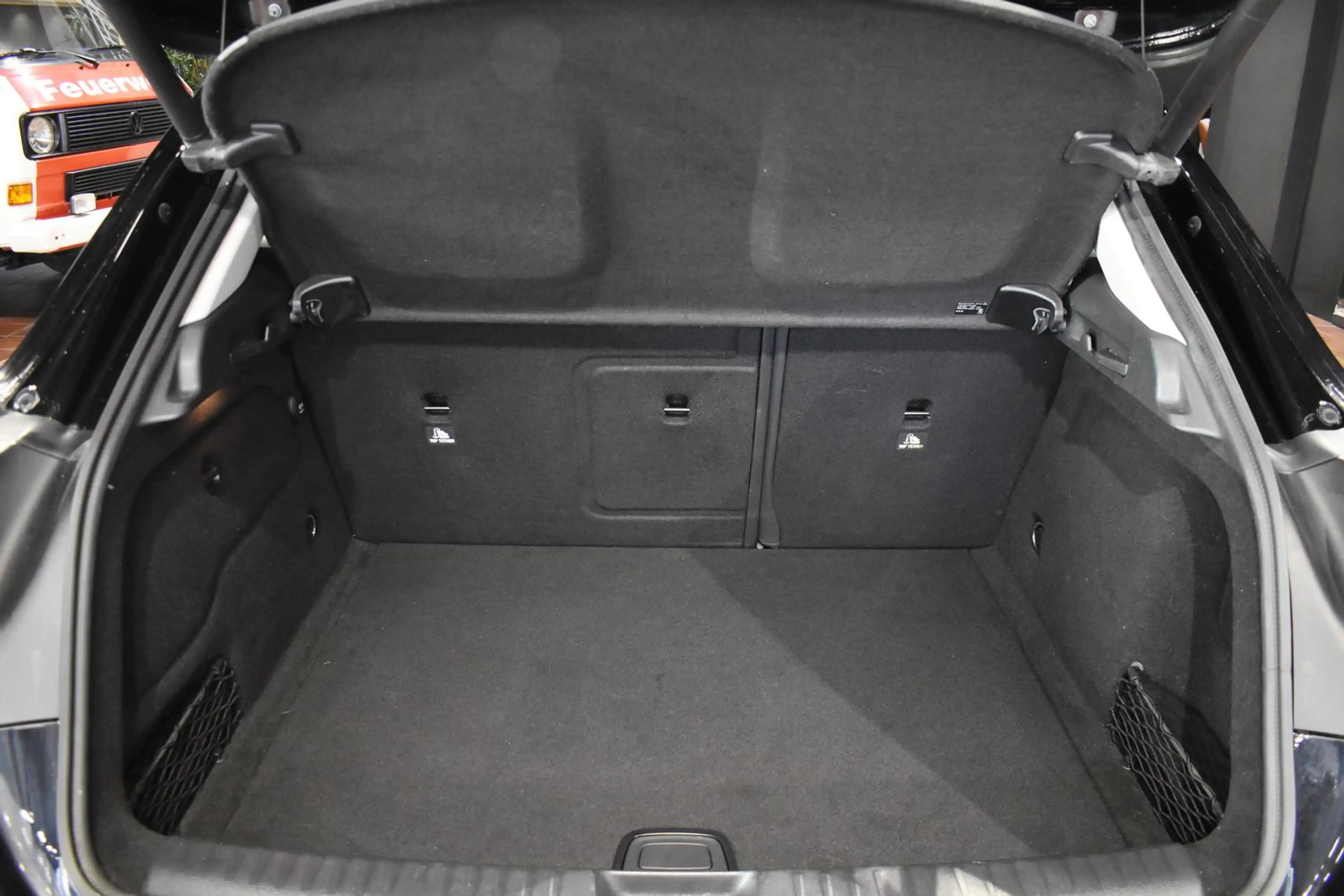 Mercedes-Benz GLA 180 7G URBAN LEDER-SPORTSITZE EL.HECKKLAPPE NAVI SITZH — photo 10