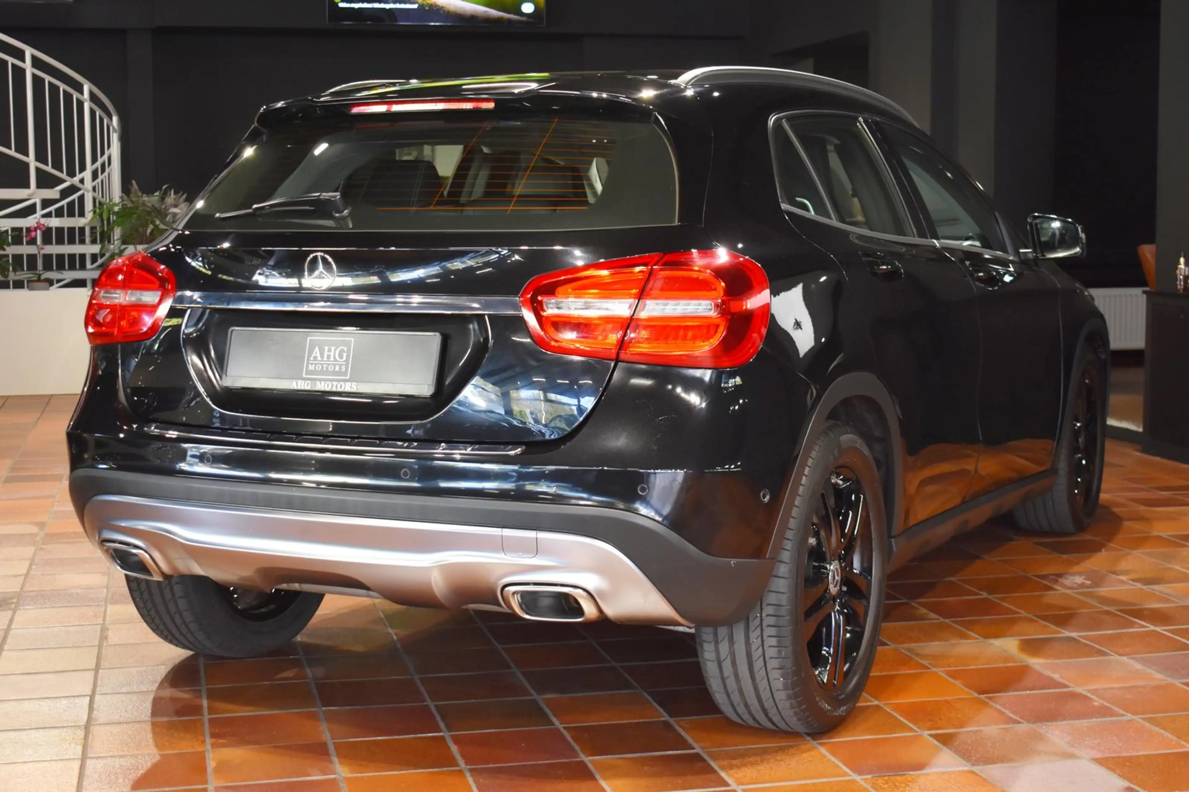 Mercedes-Benz GLA 180 7G URBAN LEDER-SPORTSITZE EL.HECKKLAPPE NAVI SITZH — photo 7