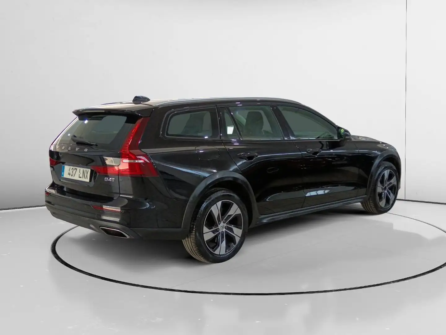 Volvo V60 Cross Country B4 AWD Pro MHEV Negro - 2