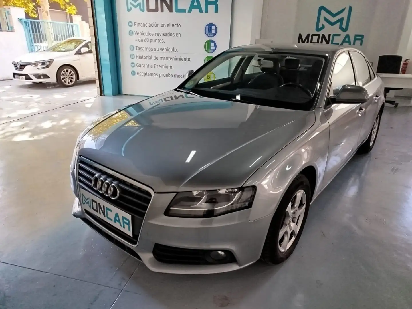 Audi A4 2.0TDI DPF 143 Gris - 1