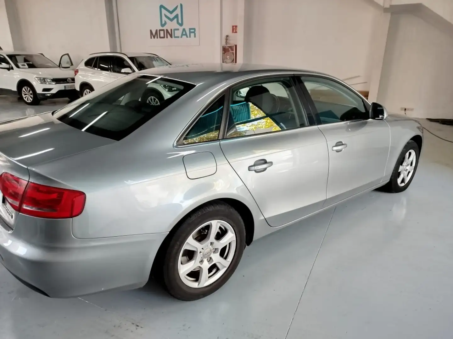 Audi A4 2.0TDI DPF 143 Gris - 2