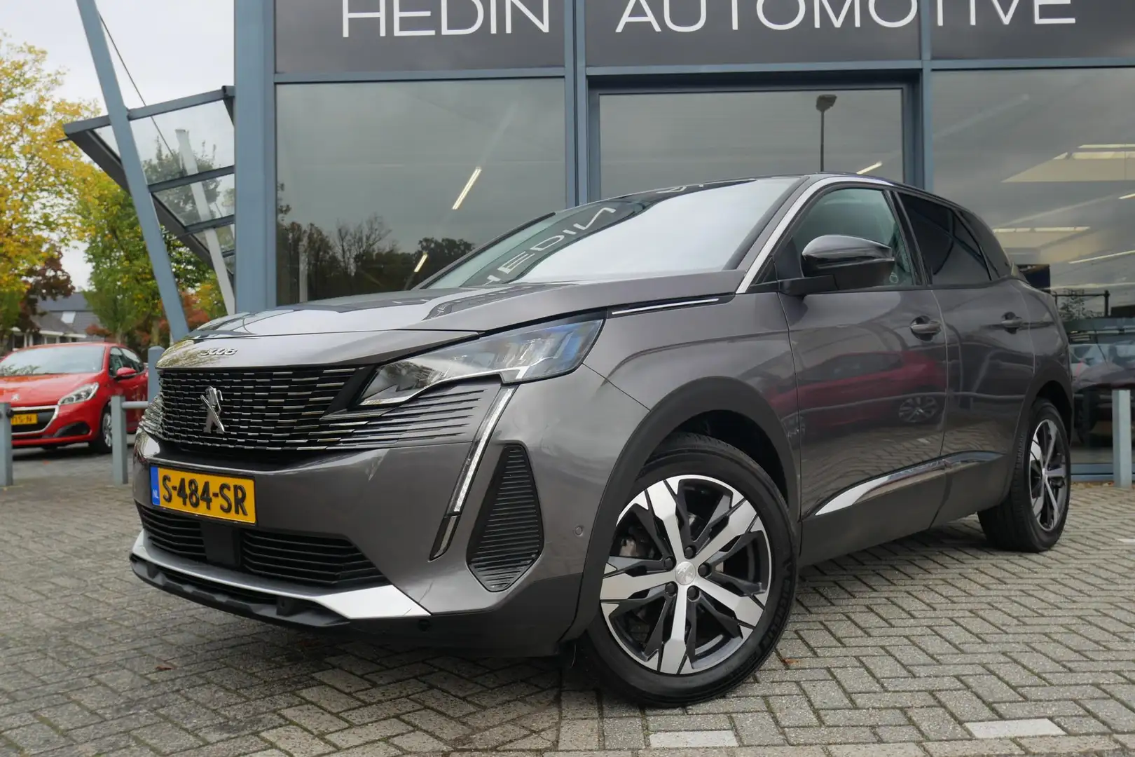 Peugeot 3008 1.2 Allure Pack Business | Trekhaak | Navigatie | Gris - 2