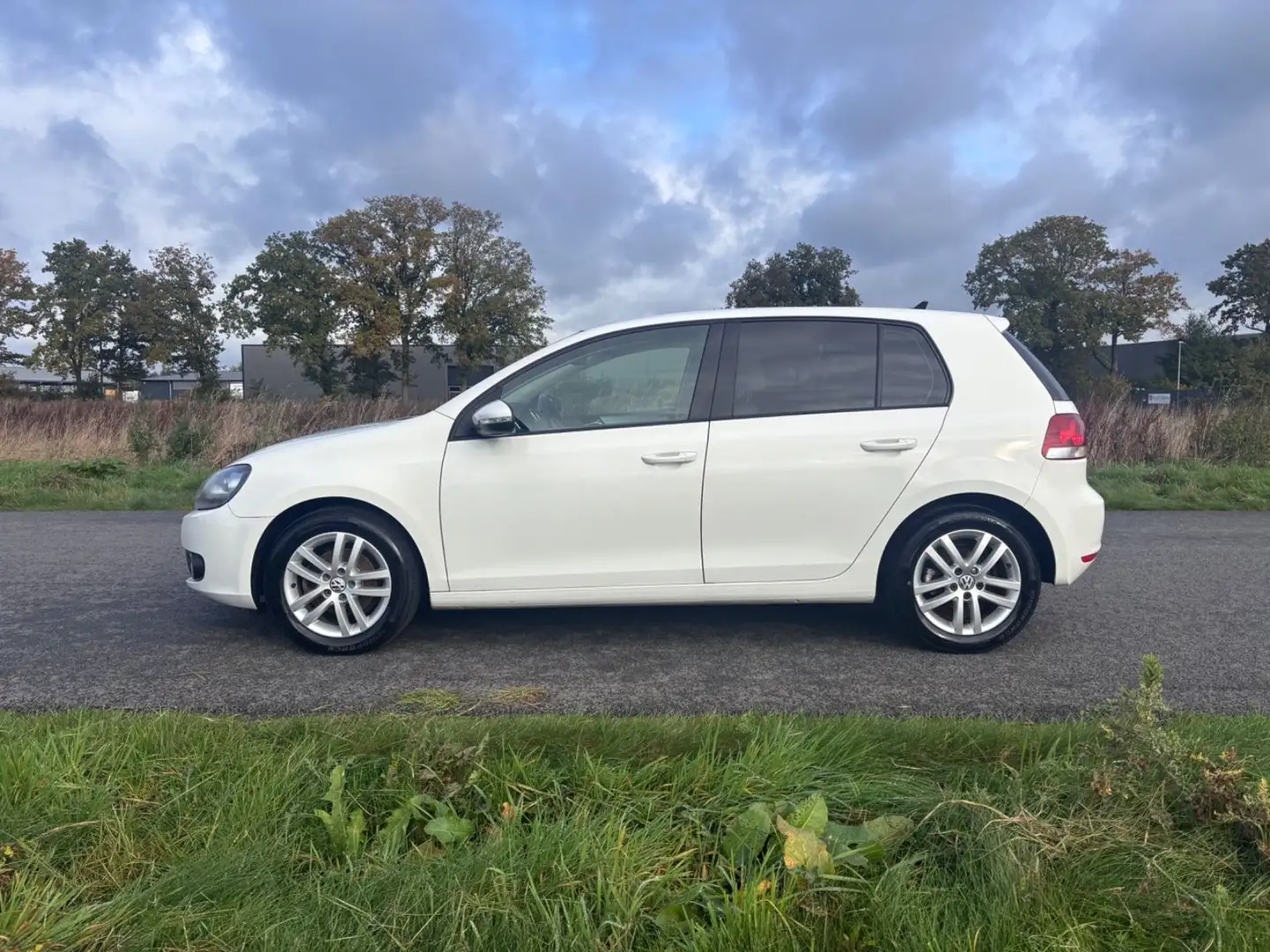 Volkswagen Golf VI Highline 1,2 TSI-Eur5-Navi-Alcantara Weiß - 2