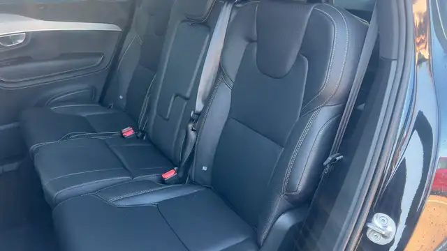 Volvo XC90 view 14