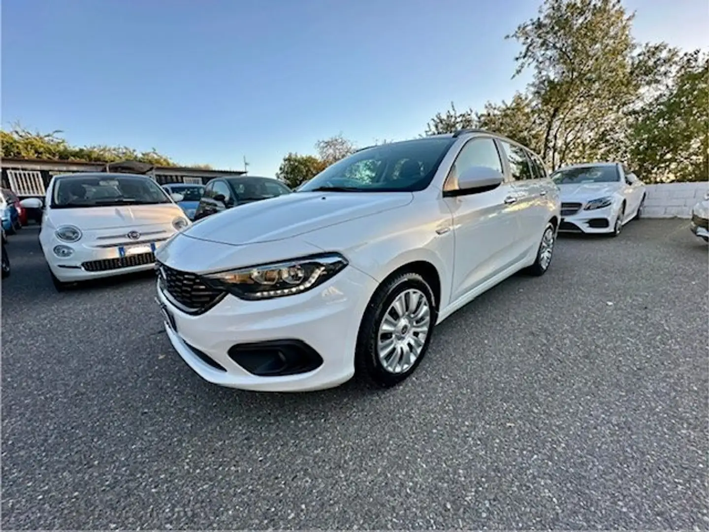 Fiat Tipo SW 1.6 MJT Easy 120cv Weiß - 1