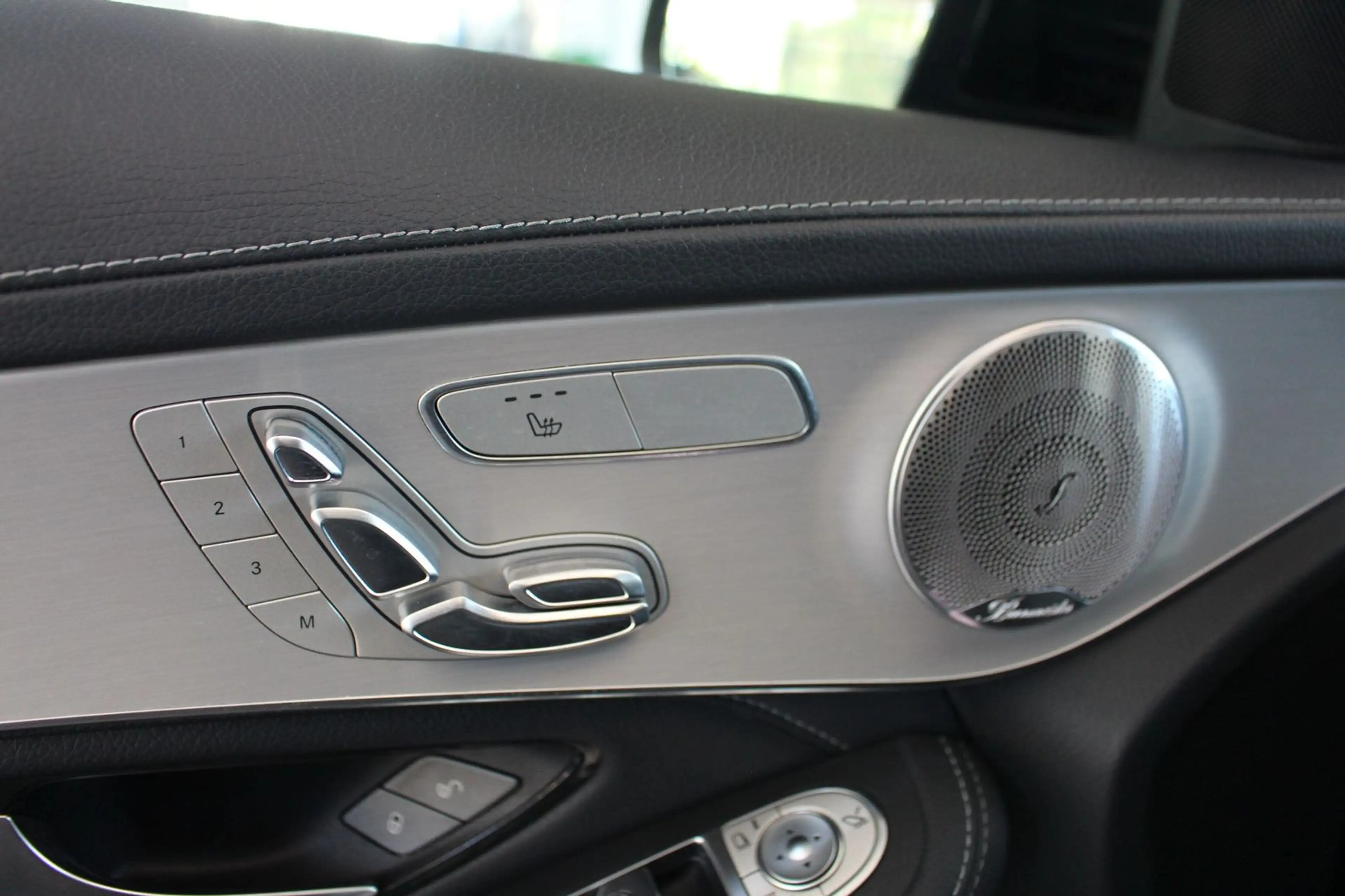 Mercedes-Benz GLC 63 AMG GLC 63 4M Coupé DISTRONIC LED Burmester Night — photo 8