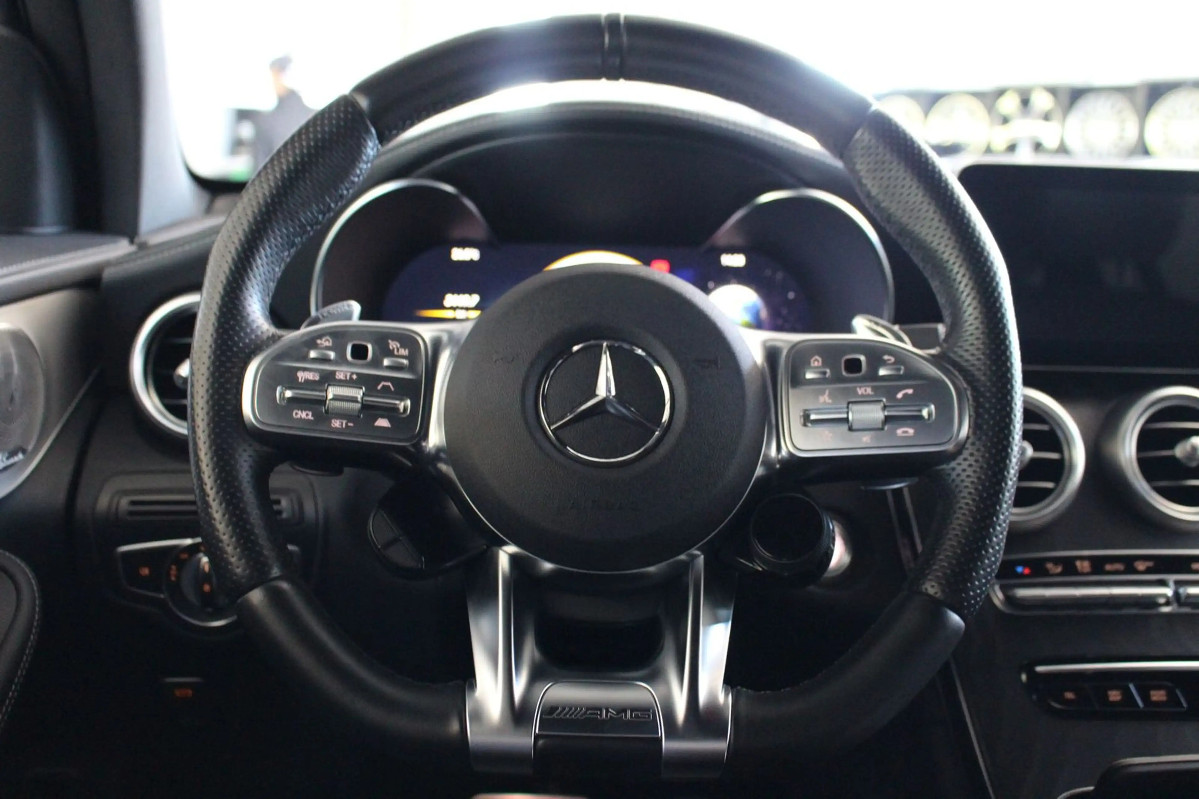 Mercedes-Benz GLC 63 AMG GLC 63 4M Coupé DISTRONIC LED Burmester Night — photo 11