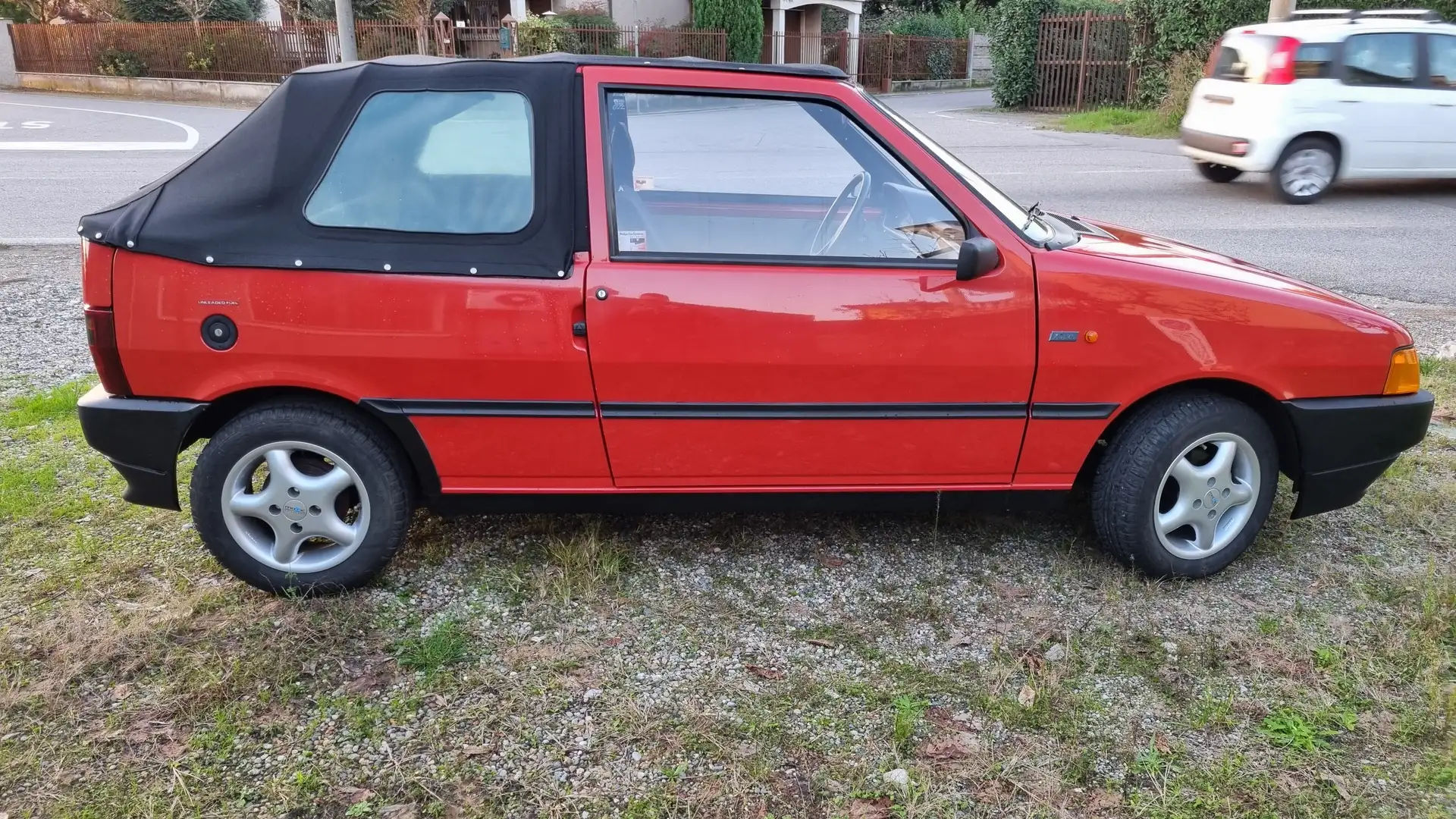 Fiat Uno Uno 3p 1.4 70cv cat. Rojo - 1