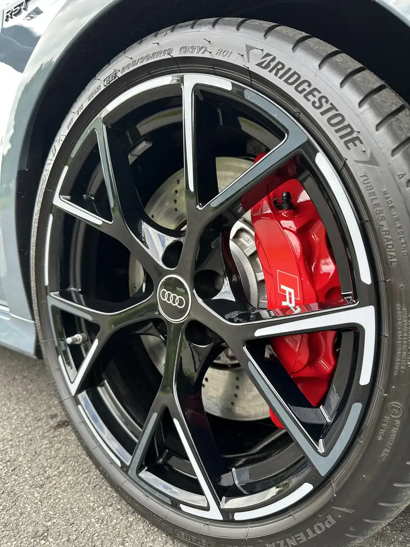 Audi RS3 TFSI Sportback quattro S tronic*PANO*B&O*ACC* Grijs - 2