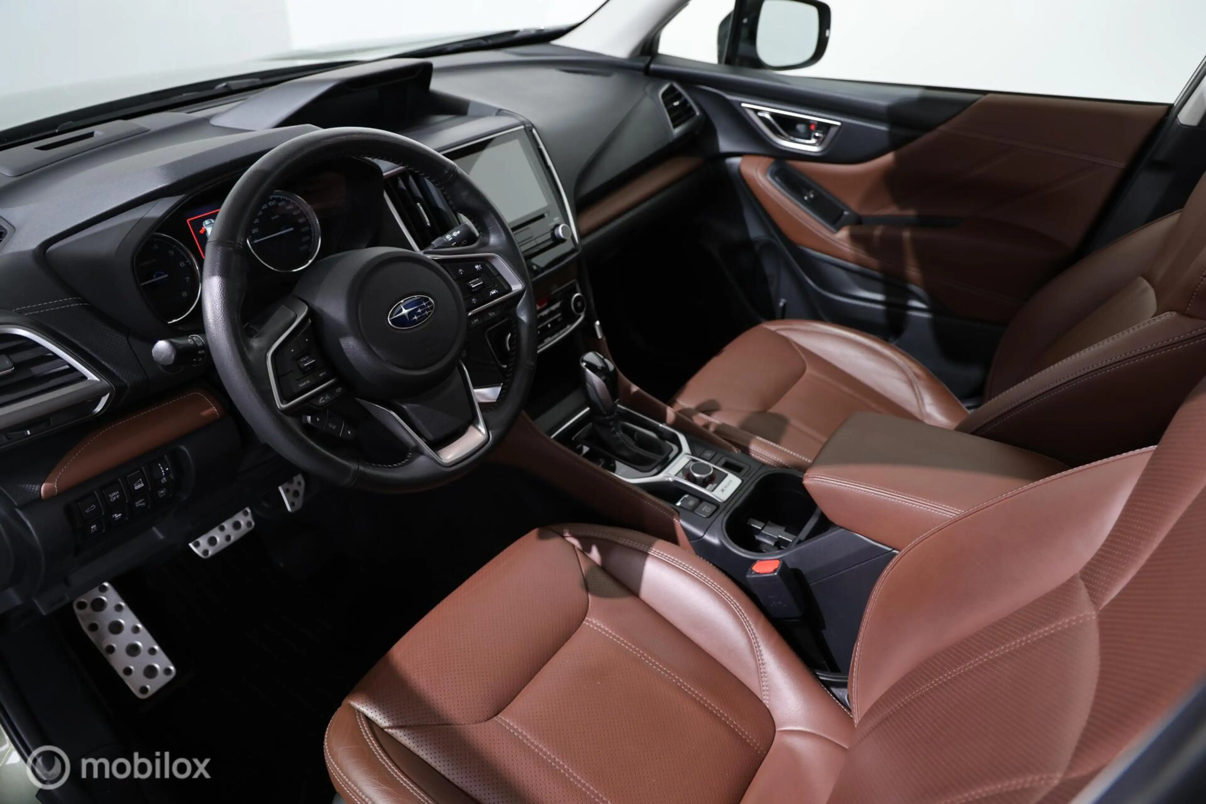 Subaru Forester 2.0i e-BOXER First Edition - Pano - Stuur/Stoelver — photo 12
