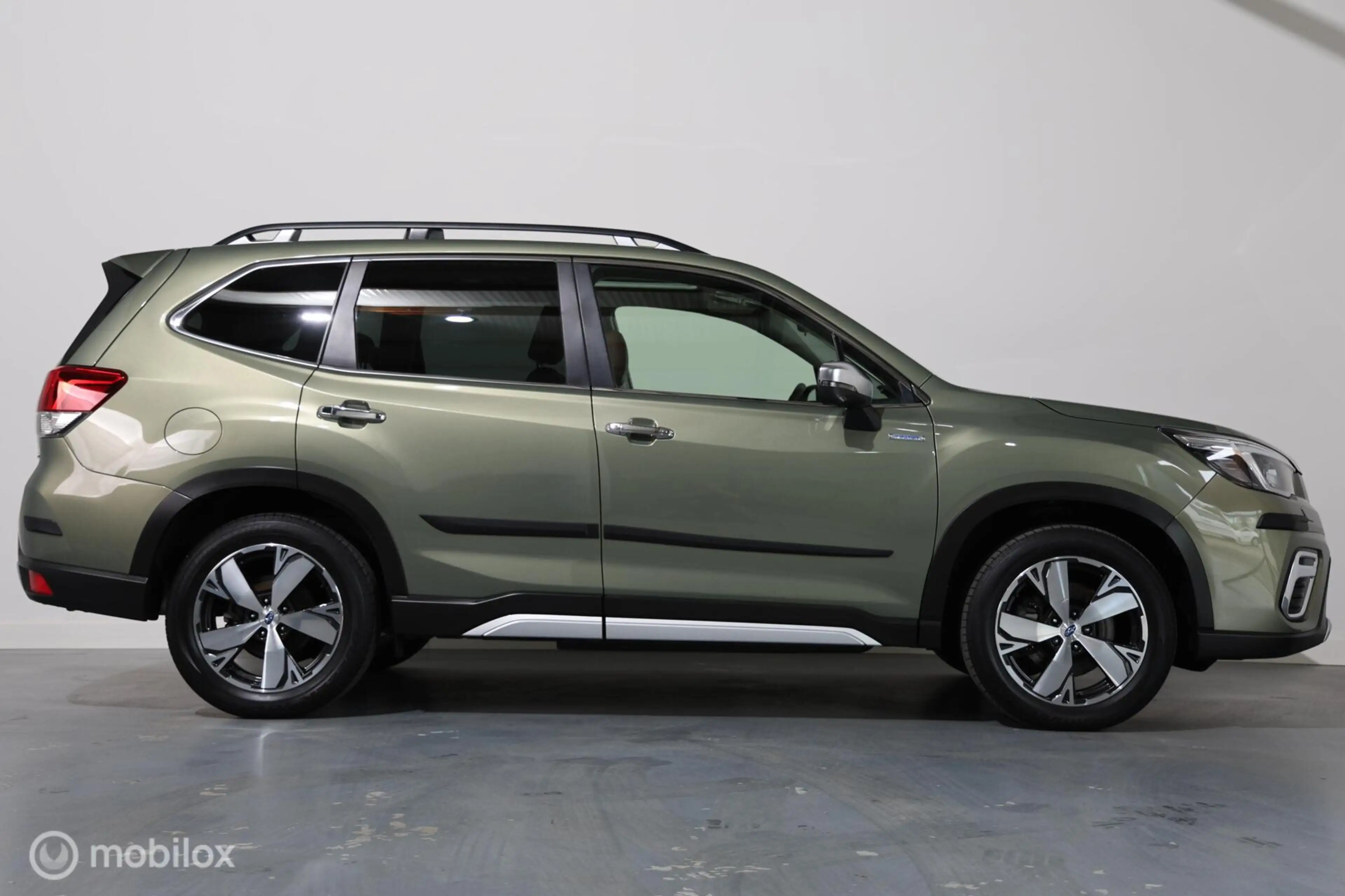 Subaru Forester 2.0i e-BOXER First Edition - Pano - Stuur/Stoelver — photo 9