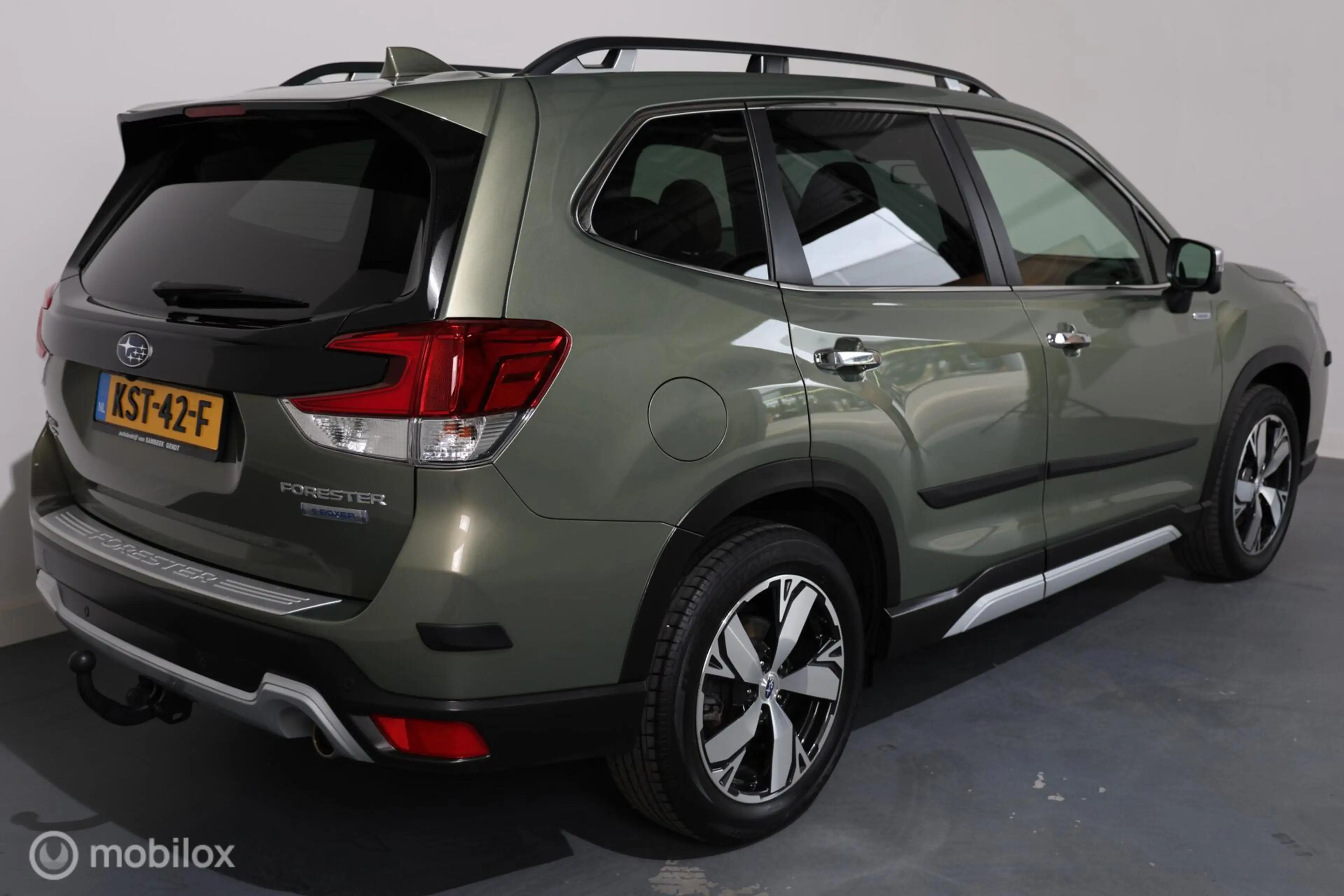 Subaru Forester 2.0i e-BOXER First Edition - Pano - Stuur/Stoelver — photo 8