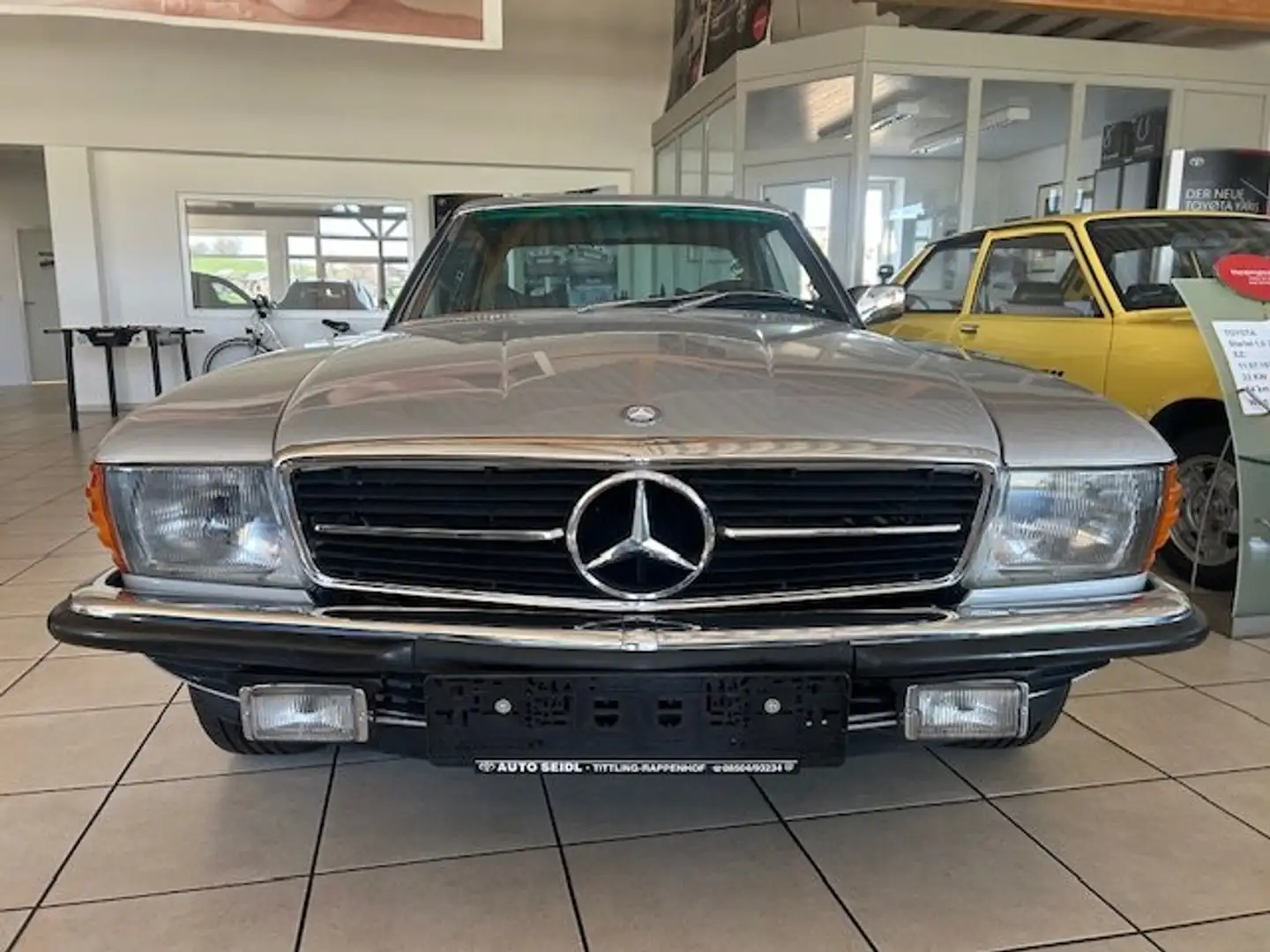 Mercedes-Benz 350 350 SLC V 8 Automatic e. SD, Radio, ZV, ALU, NSW.. Silber - 2