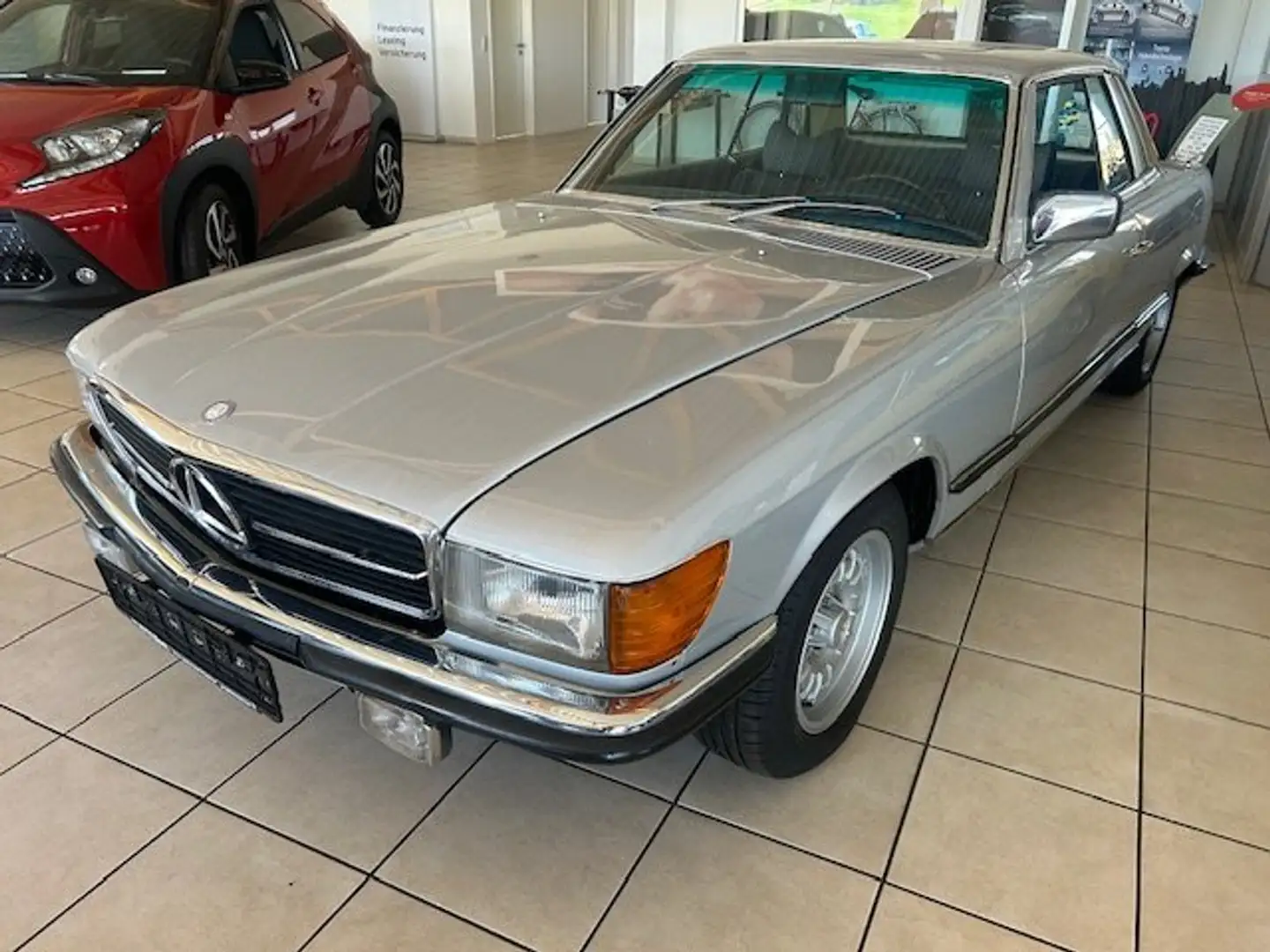 Mercedes-Benz 350 350 SLC V 8 Automatic e. SD, Radio, ZV, ALU, NSW.. Silber - 1