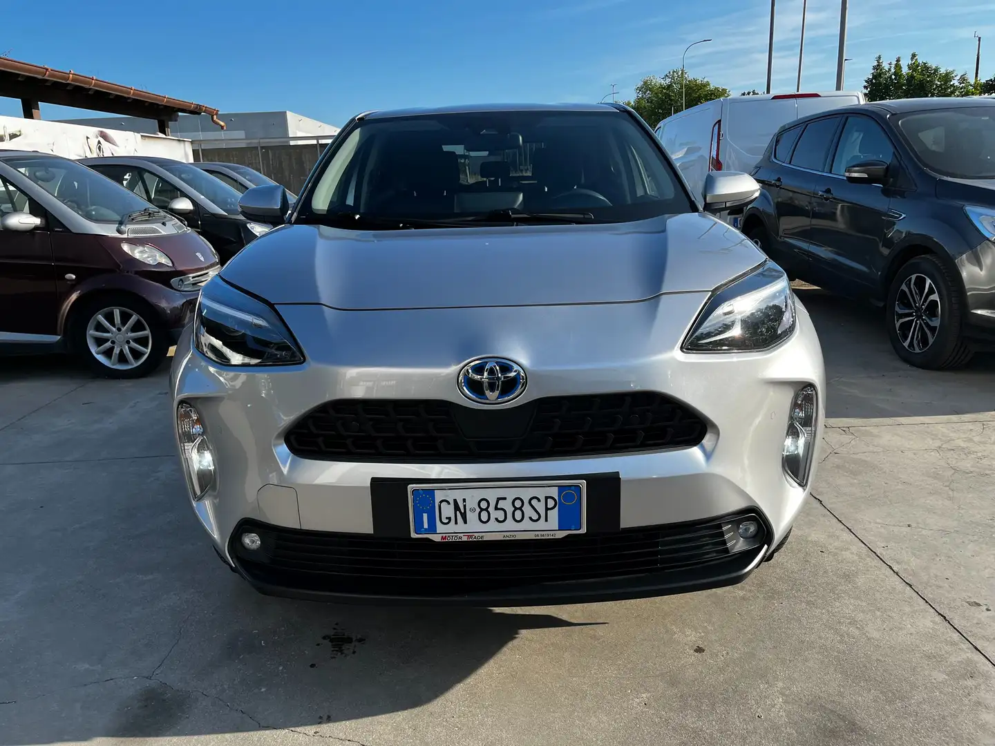 Toyota Yaris Yaris Cross 1.5h Active fwd 116cv e-cvt Argento - 2