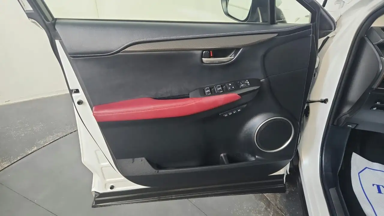 Lexus NX снимка Lexus NX
