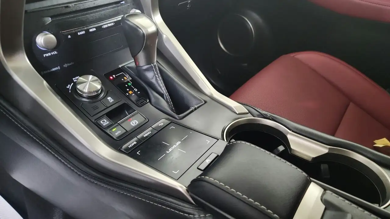 Lexus NX снимка Lexus NX