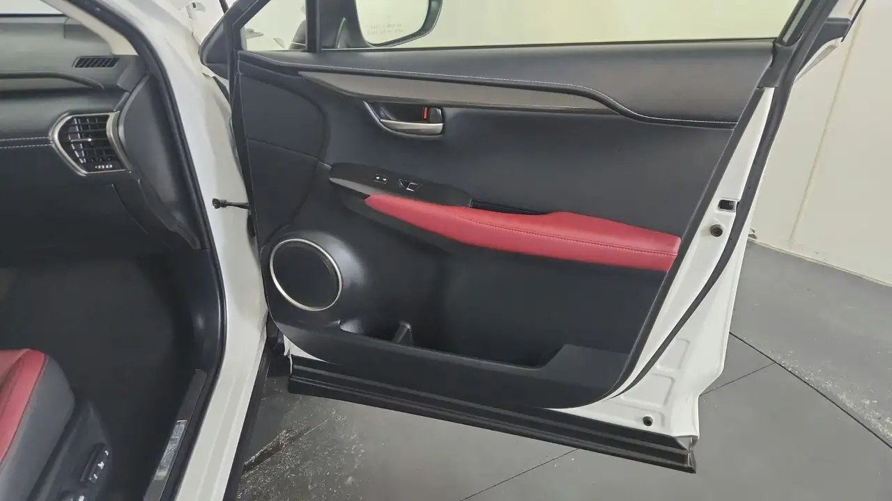 Lexus NX снимка Lexus NX