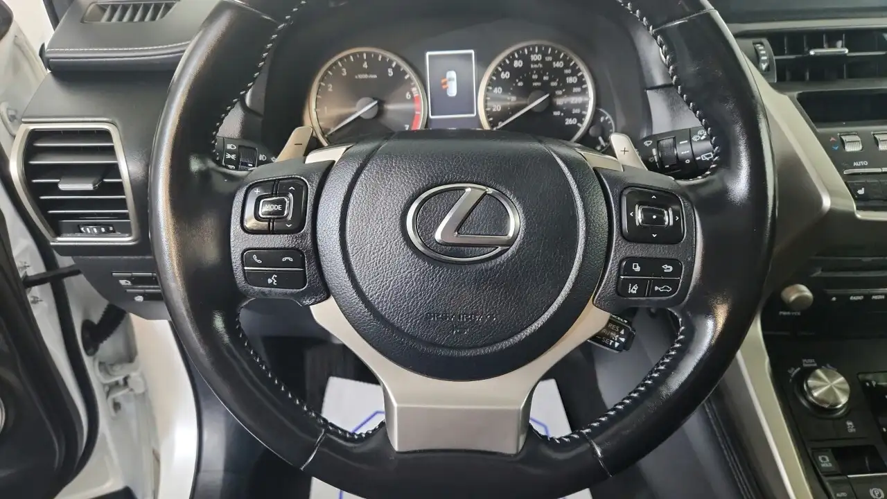 Lexus NX снимка Lexus NX