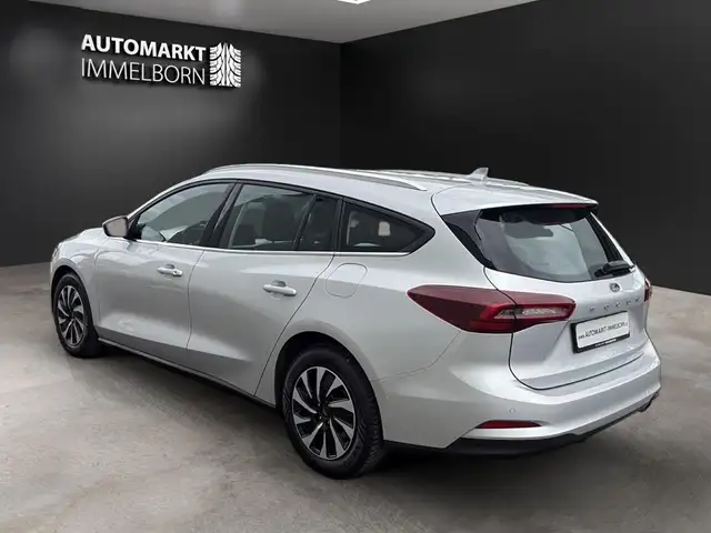 Ford Focus view 6